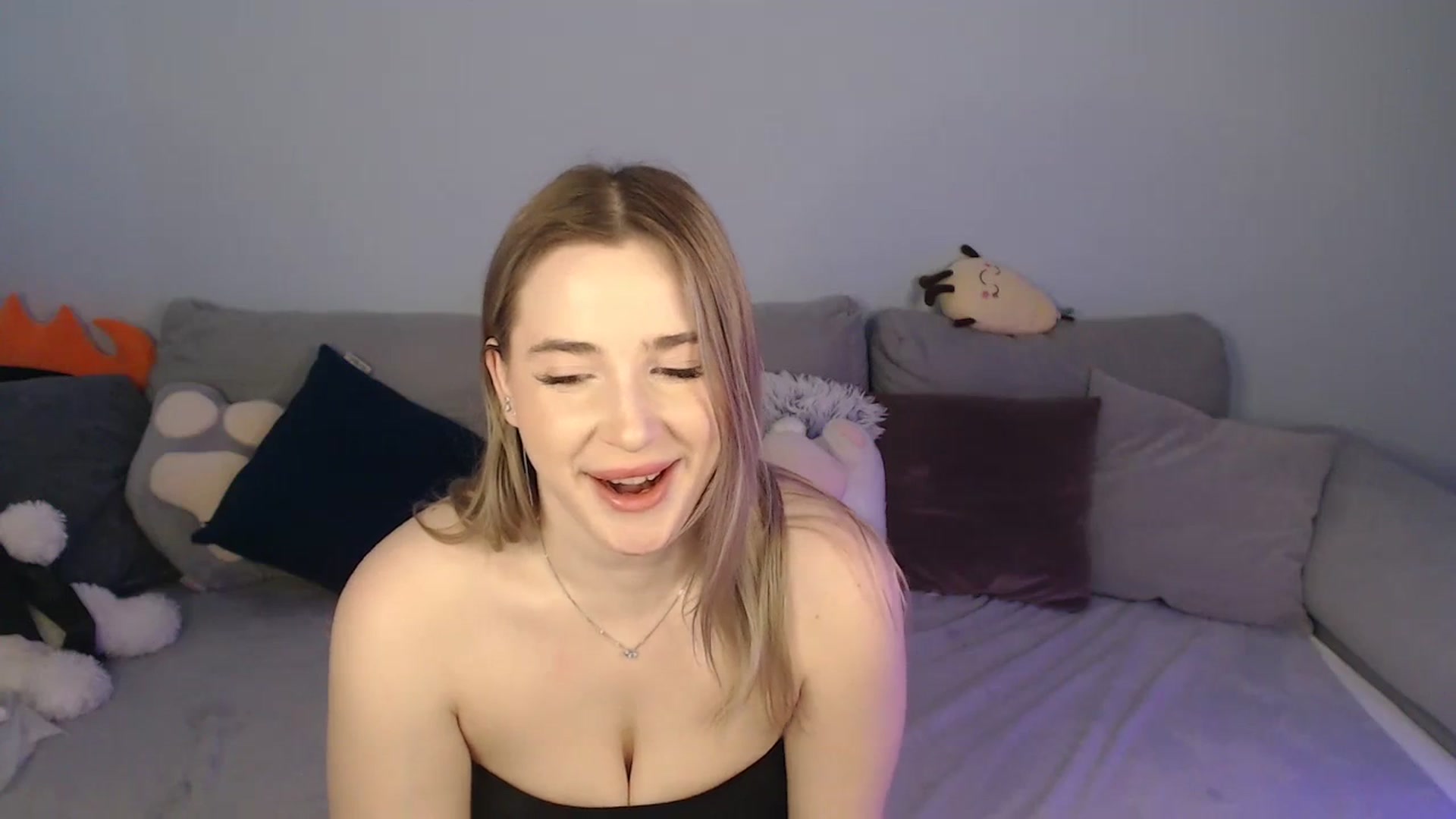 Gallery image thumbnail from SabrinaViolet's myfreecams stream on, 01/26/2024, 11:07 image 11 of 20