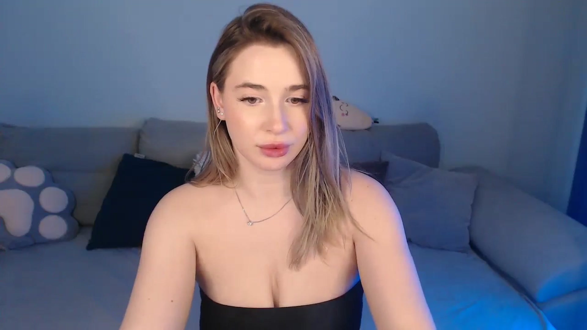 Gallery image thumbnail from SabrinaViolet's myfreecams stream on, 01/26/2024, 12:53 image 17 of 20