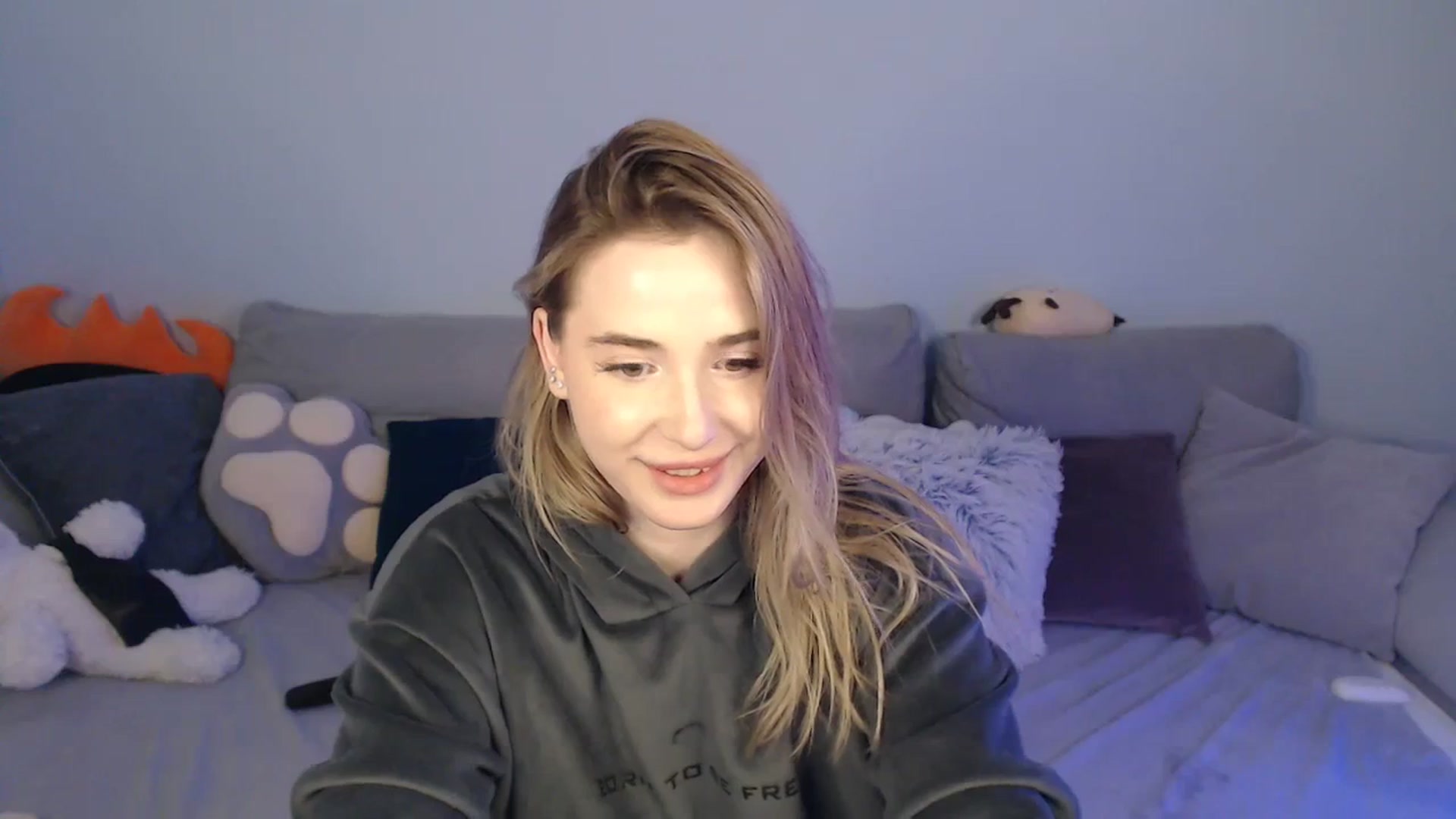 Gallery image thumbnail from SabrinaViolet's myfreecams stream on, 01/28/2024, 14:27 image 9 of 20