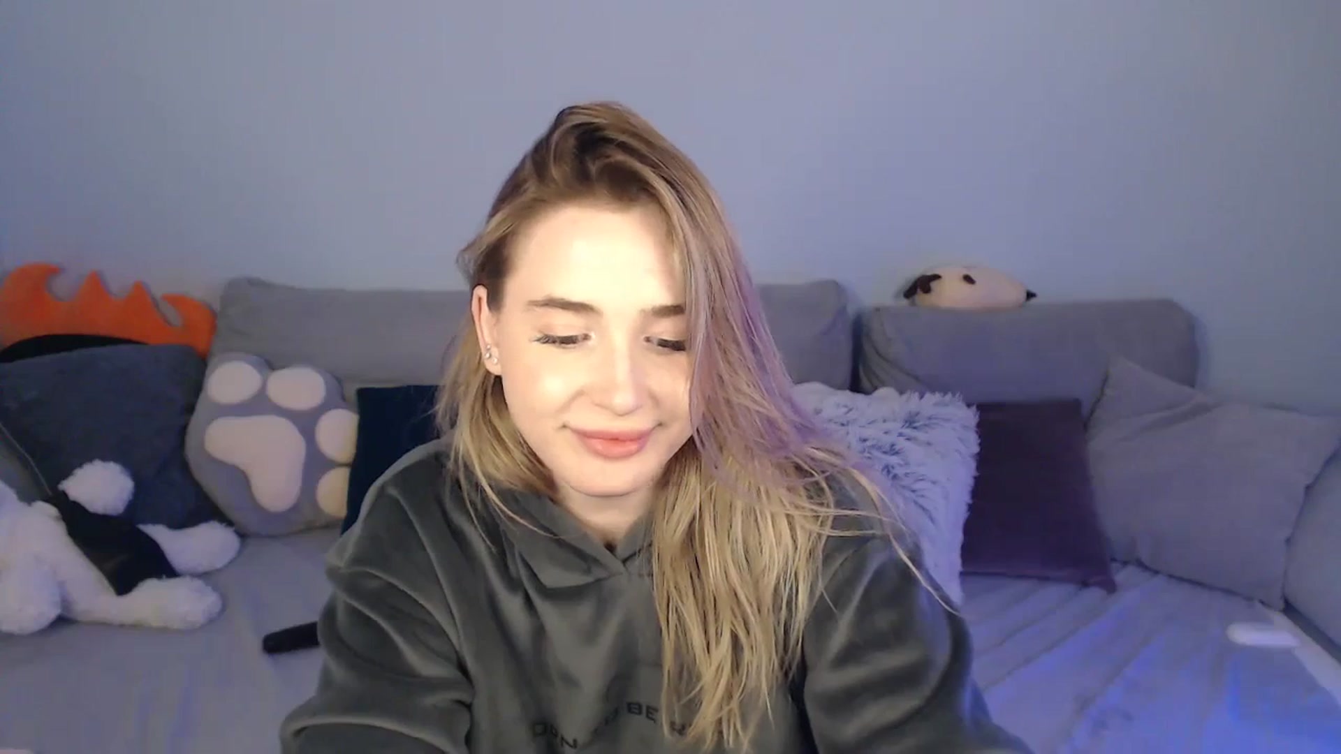 Gallery image thumbnail from SabrinaViolet's myfreecams stream on, 01/28/2024, 14:27 image 6 of 20