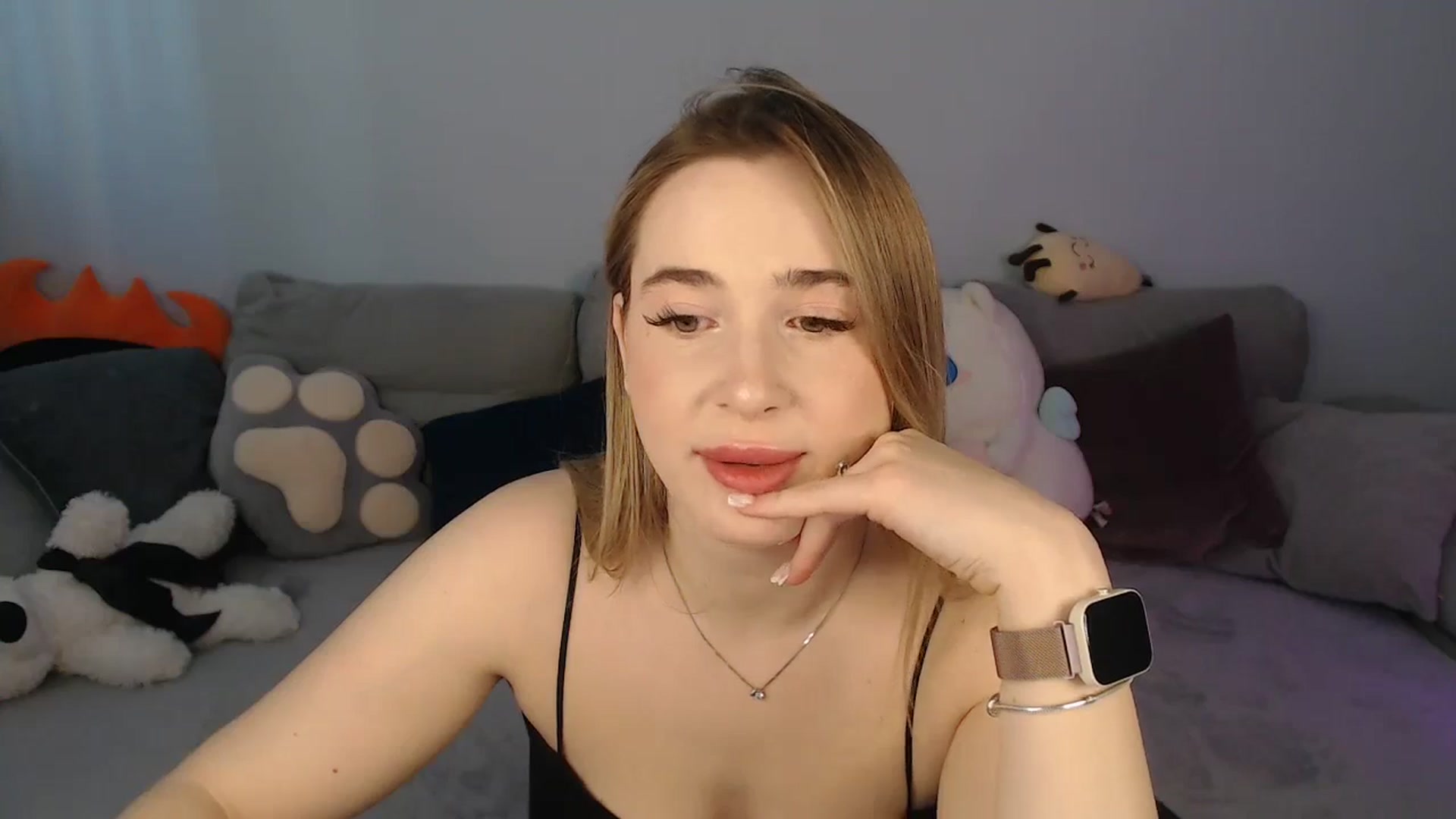 Gallery image thumbnail from SabrinaViolet's myfreecams stream on, 02/02/2024, 10:03 image 8 of 20