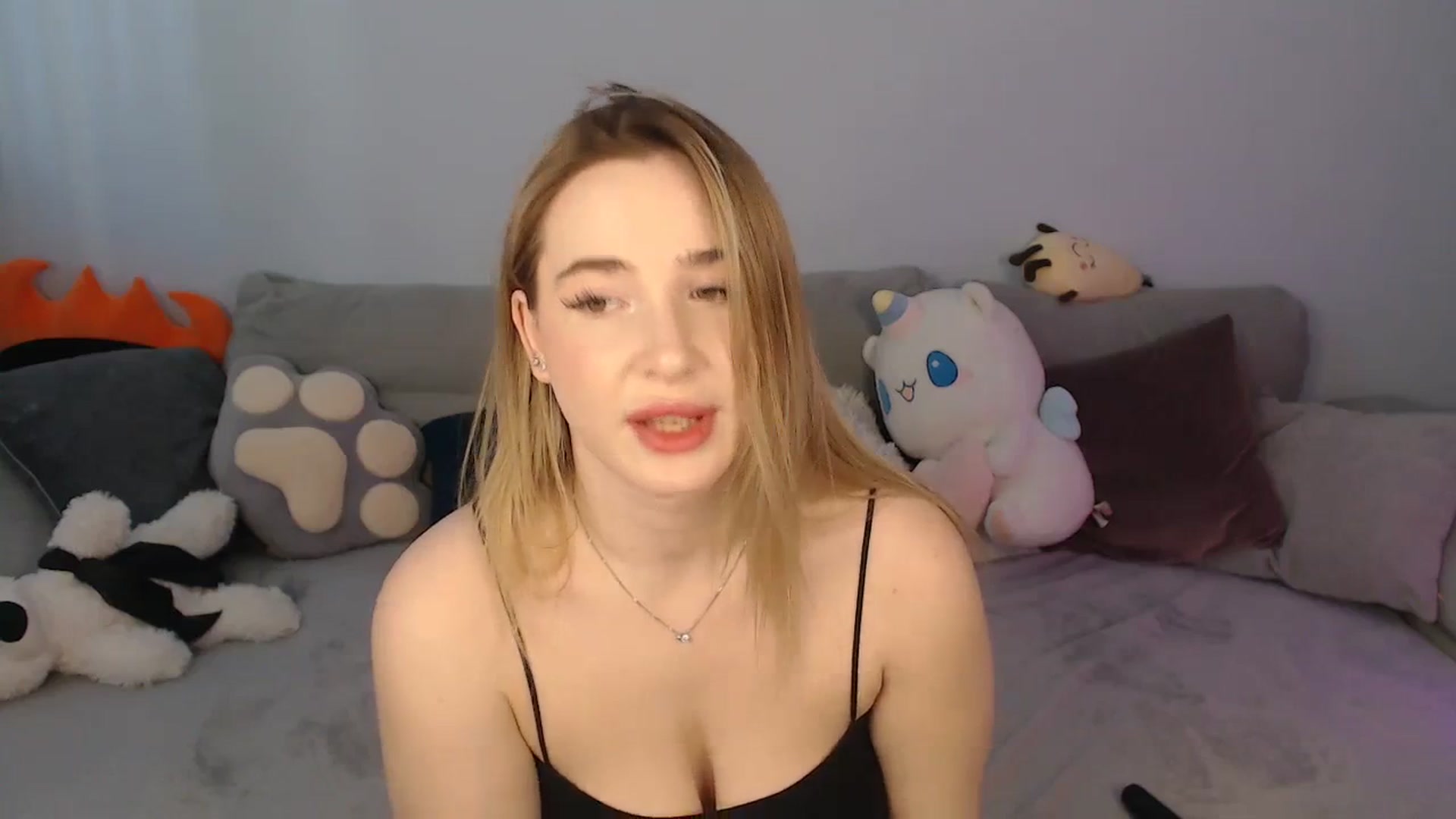 Gallery image thumbnail from SabrinaViolet's myfreecams stream on, 02/02/2024, 10:03 image 5 of 20