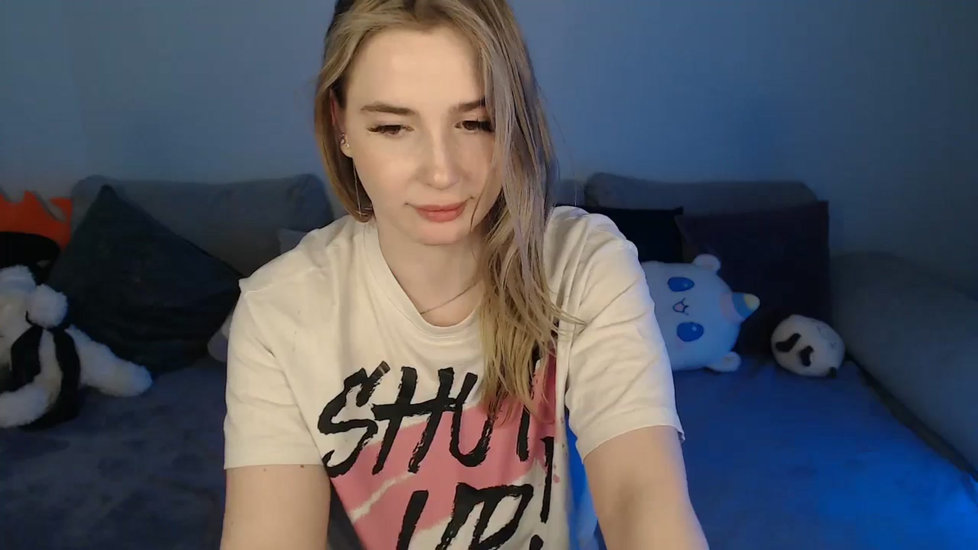 Gallery image thumbnail from SabrinaViolet's myfreecams stream on, 03/12/2024, 13:32 image 10 of 20