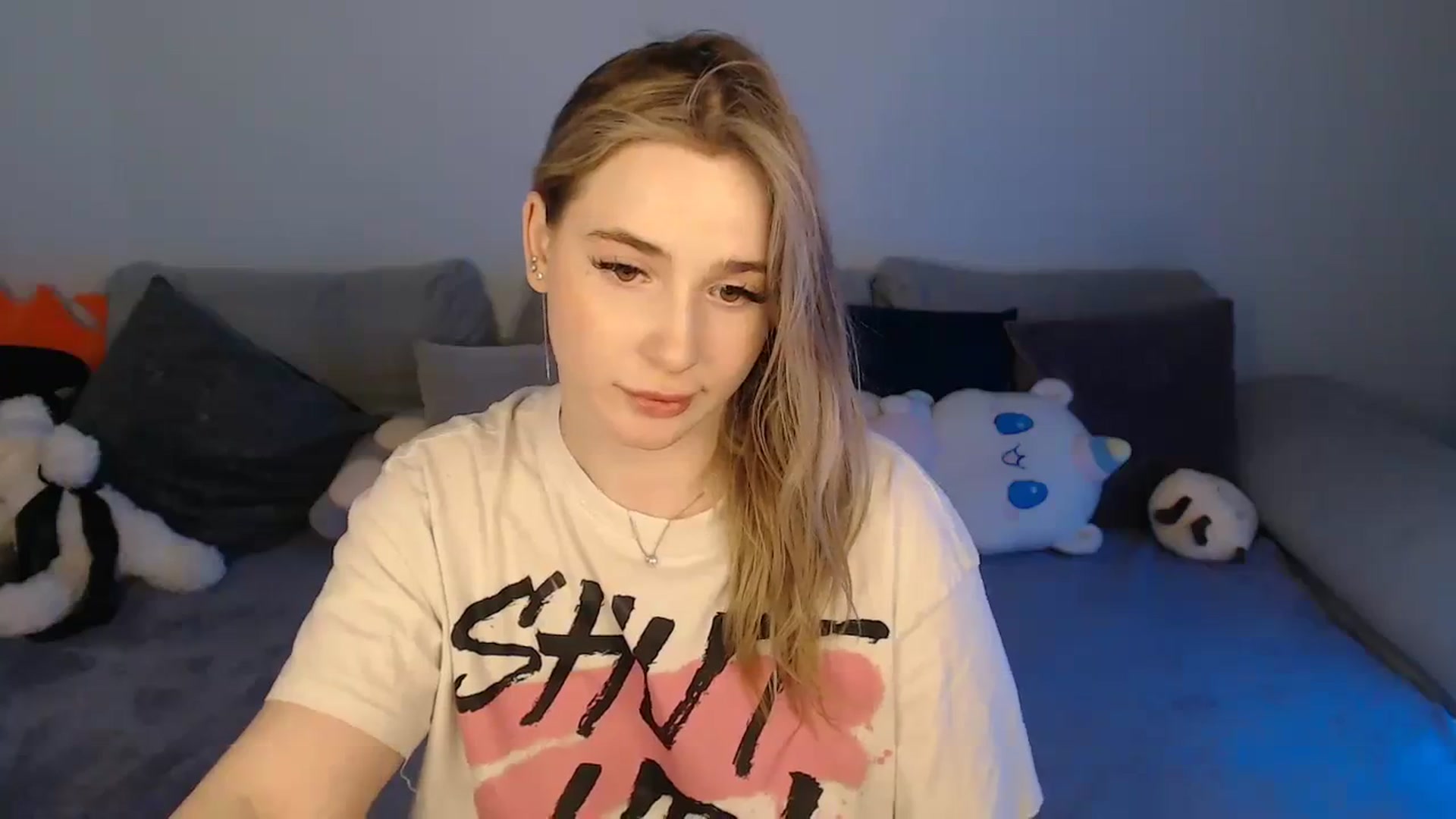 Gallery image thumbnail from SabrinaViolet's myfreecams stream on, 03/12/2024, 13:32 image 19 of 20