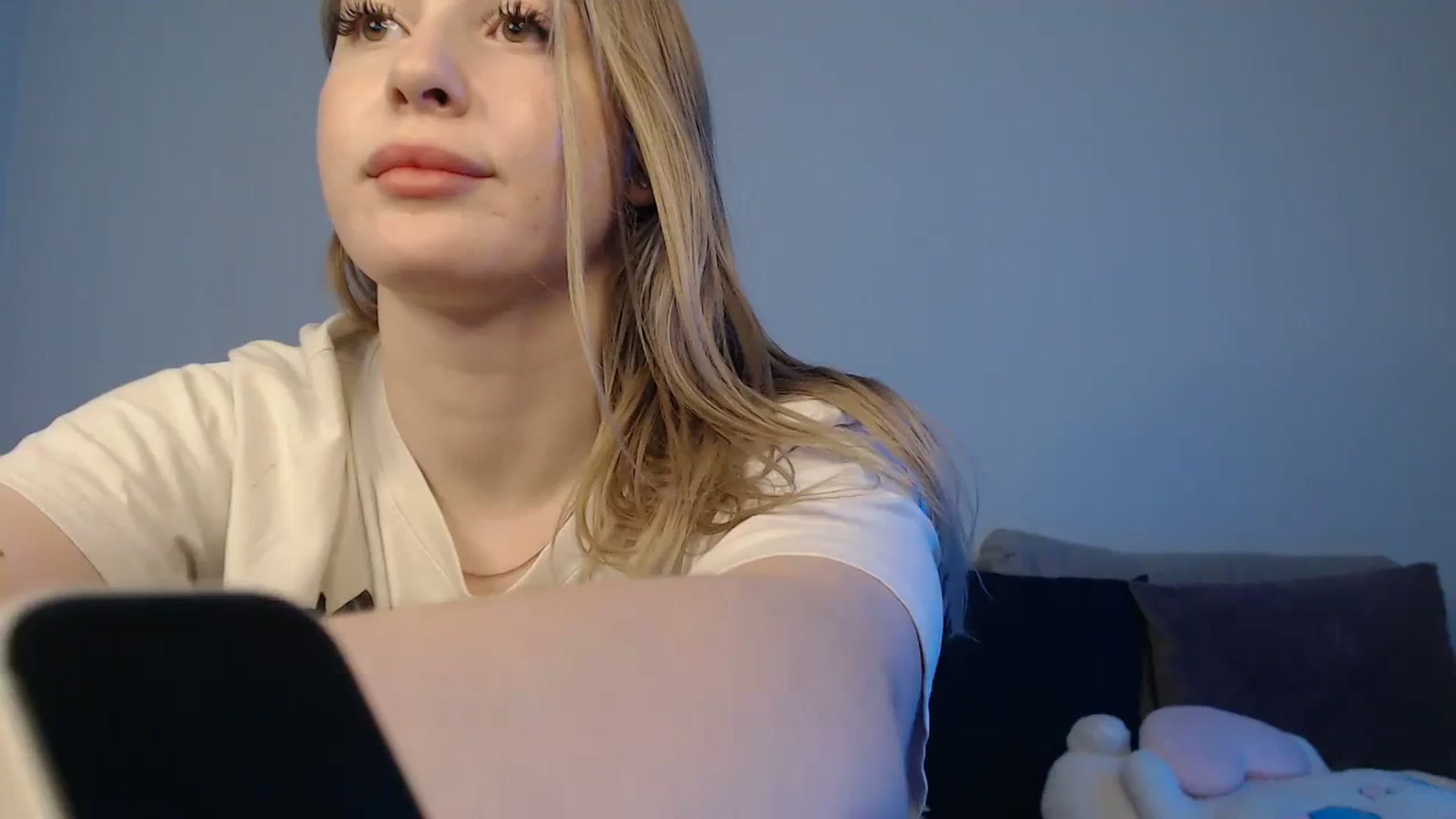 Gallery image thumbnail from SabrinaViolet's myfreecams stream on, 03/12/2024, 14:52 image 1 of 20