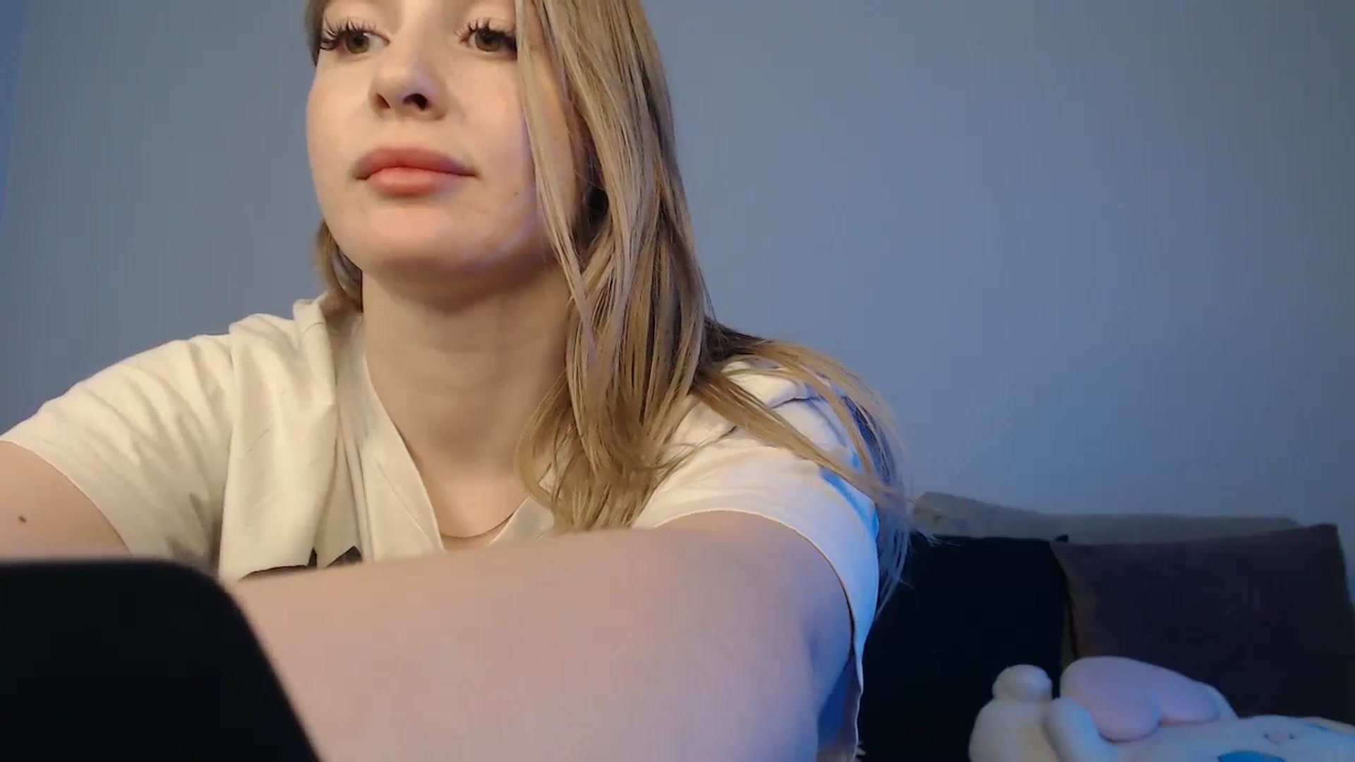 Gallery image thumbnail from SabrinaViolet's myfreecams stream on, 03/12/2024, 14:52 image 2 of 20