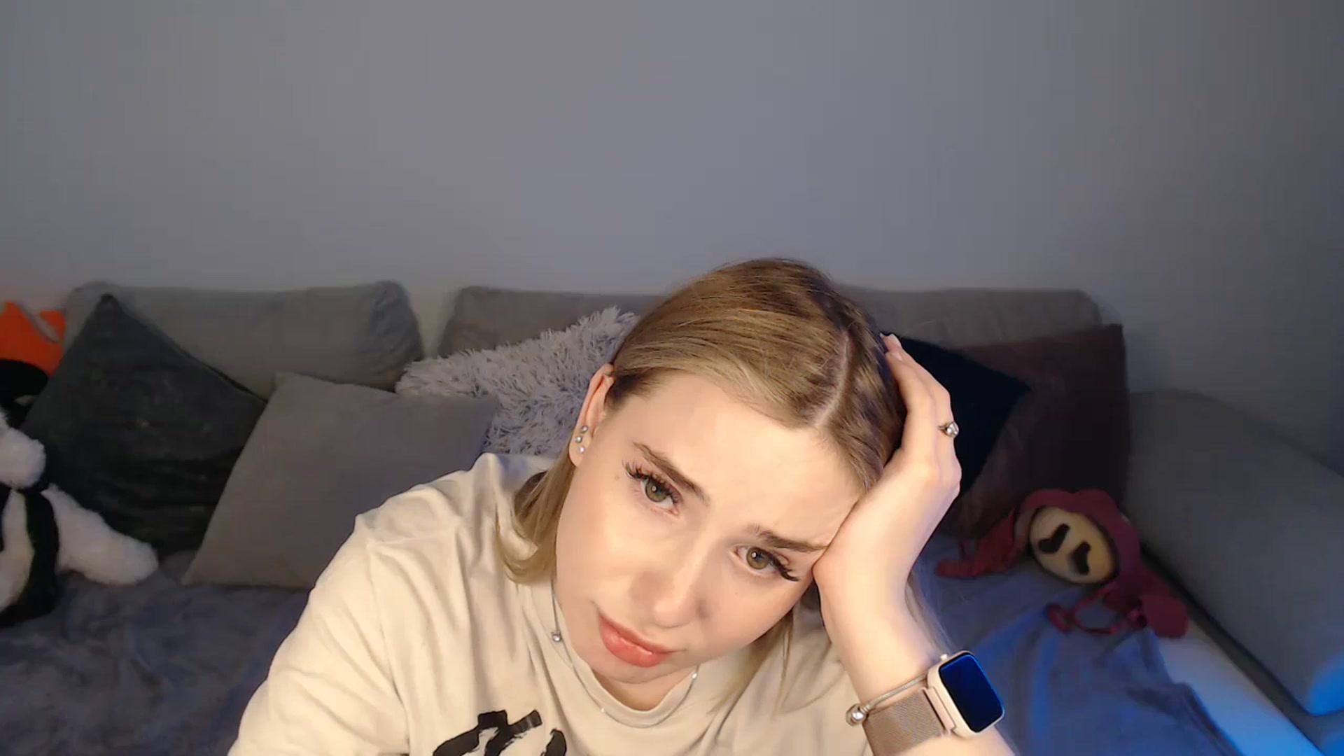 Gallery image thumbnail from SabrinaViolet's myfreecams stream on, 03/13/2024, 14:58 image 6 of 20