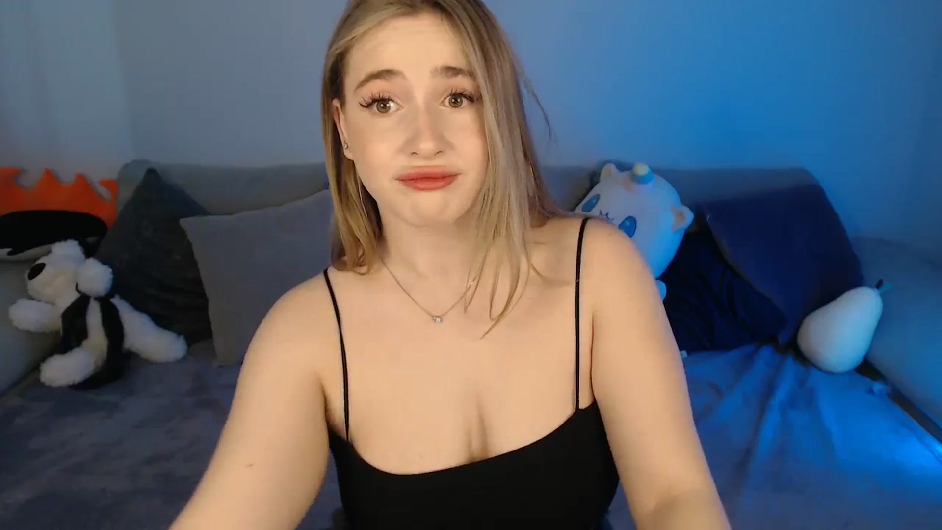 Gallery image thumbnail from SabrinaViolet's myfreecams stream on, 03/16/2024, 10:31 image 5 of 20
