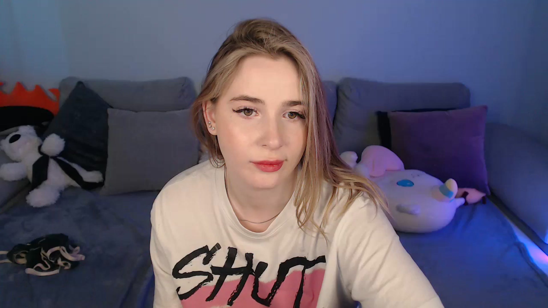 Gallery image thumbnail from SabrinaViolet's myfreecams stream on, 03/19/2024, 13:23 image 17 of 20