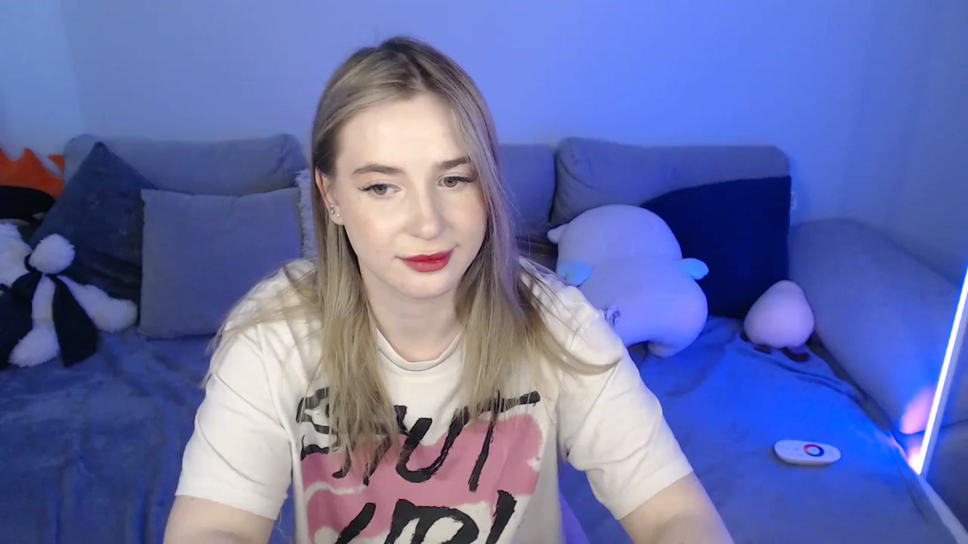 Gallery image thumbnail from SabrinaViolet's myfreecams stream on, 03/24/2024, 12:37 image 18 of 20