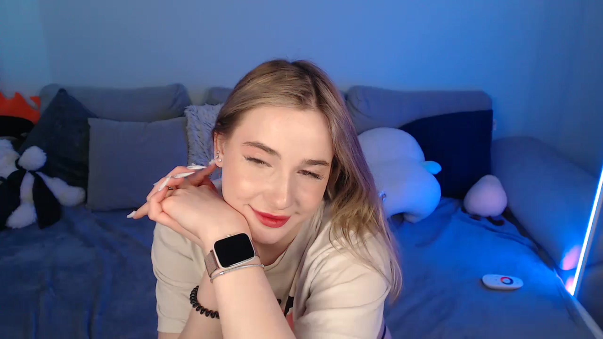 Gallery image thumbnail from SabrinaViolet's myfreecams stream on, 03/24/2024, 12:37 image 19 of 20
