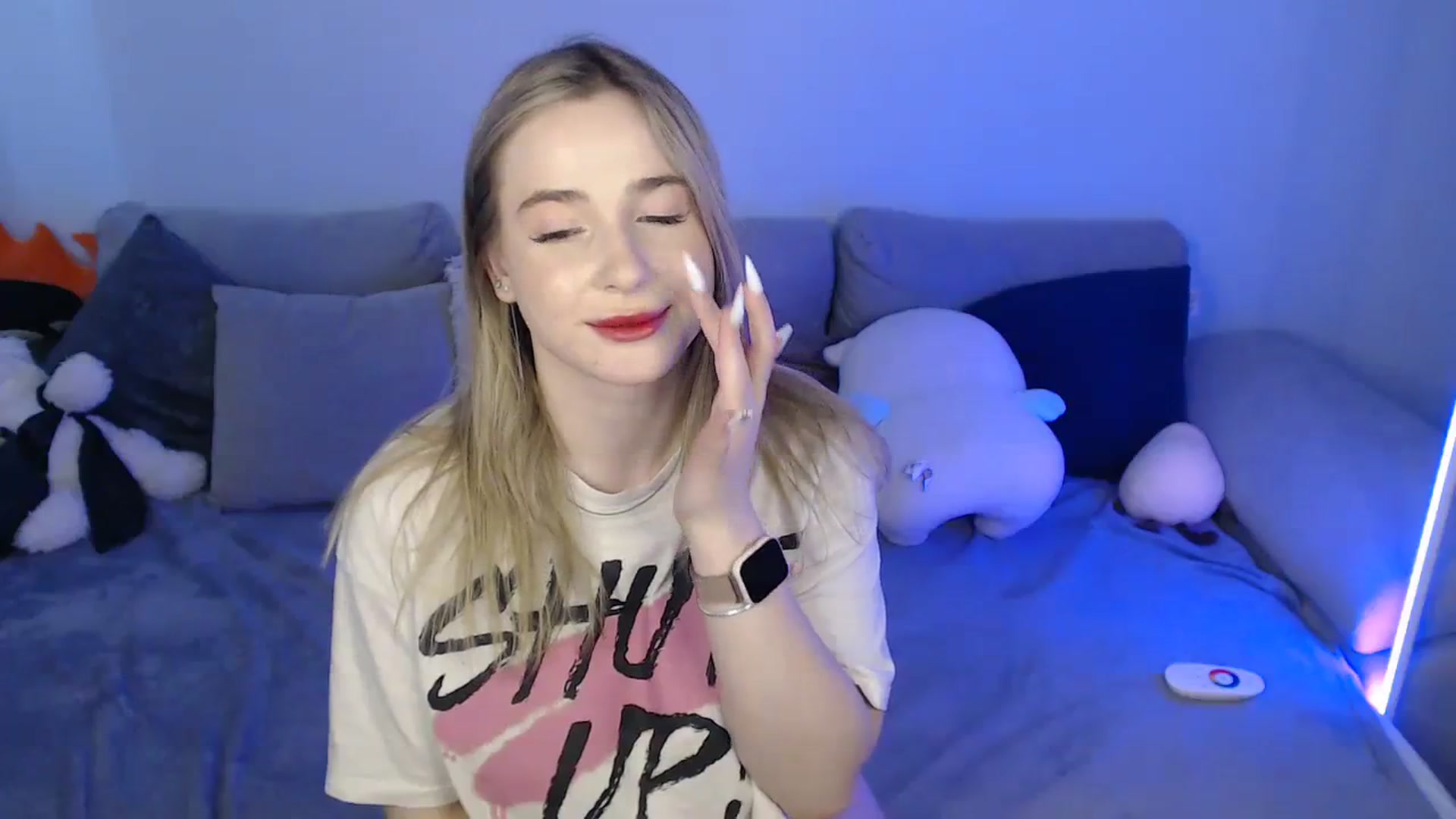 Gallery image thumbnail from SabrinaViolet's myfreecams stream on, 03/24/2024, 12:37 image 17 of 20
