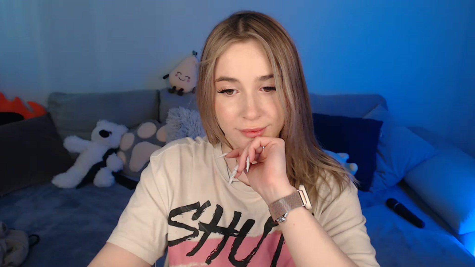 Gallery image thumbnail from SabrinaViolet's myfreecams stream on, 03/31/2024, 11:45 image 14 of 20