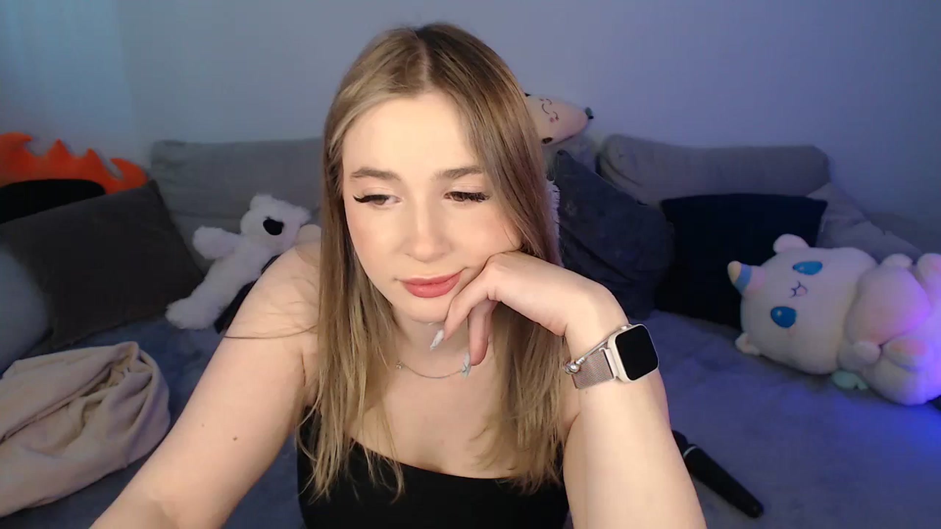 Gallery image thumbnail from SabrinaViolet's myfreecams stream on, 04/02/2024, 09:39 image 3 of 20