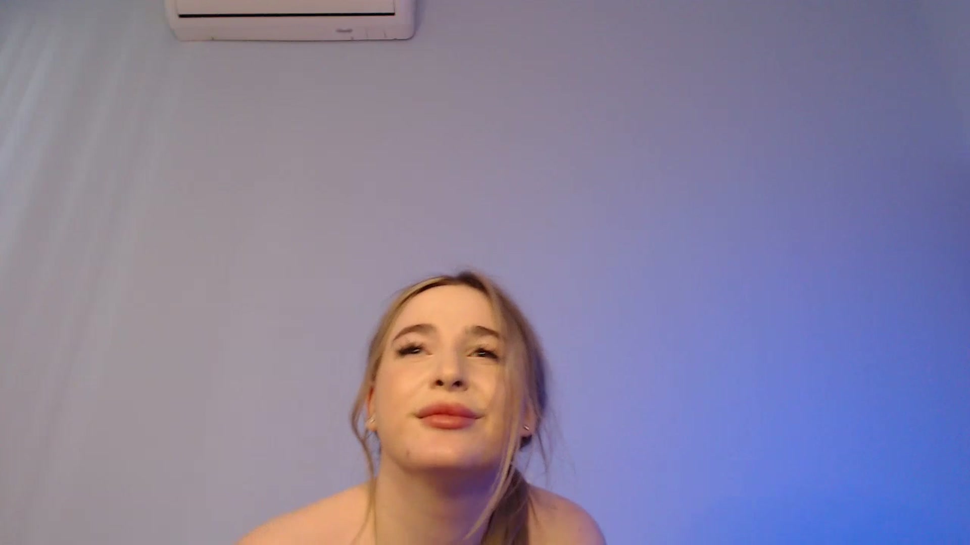 Gallery image thumbnail from SabrinaViolet's myfreecams stream on, 04/10/2024, 12:20 image 10 of 20