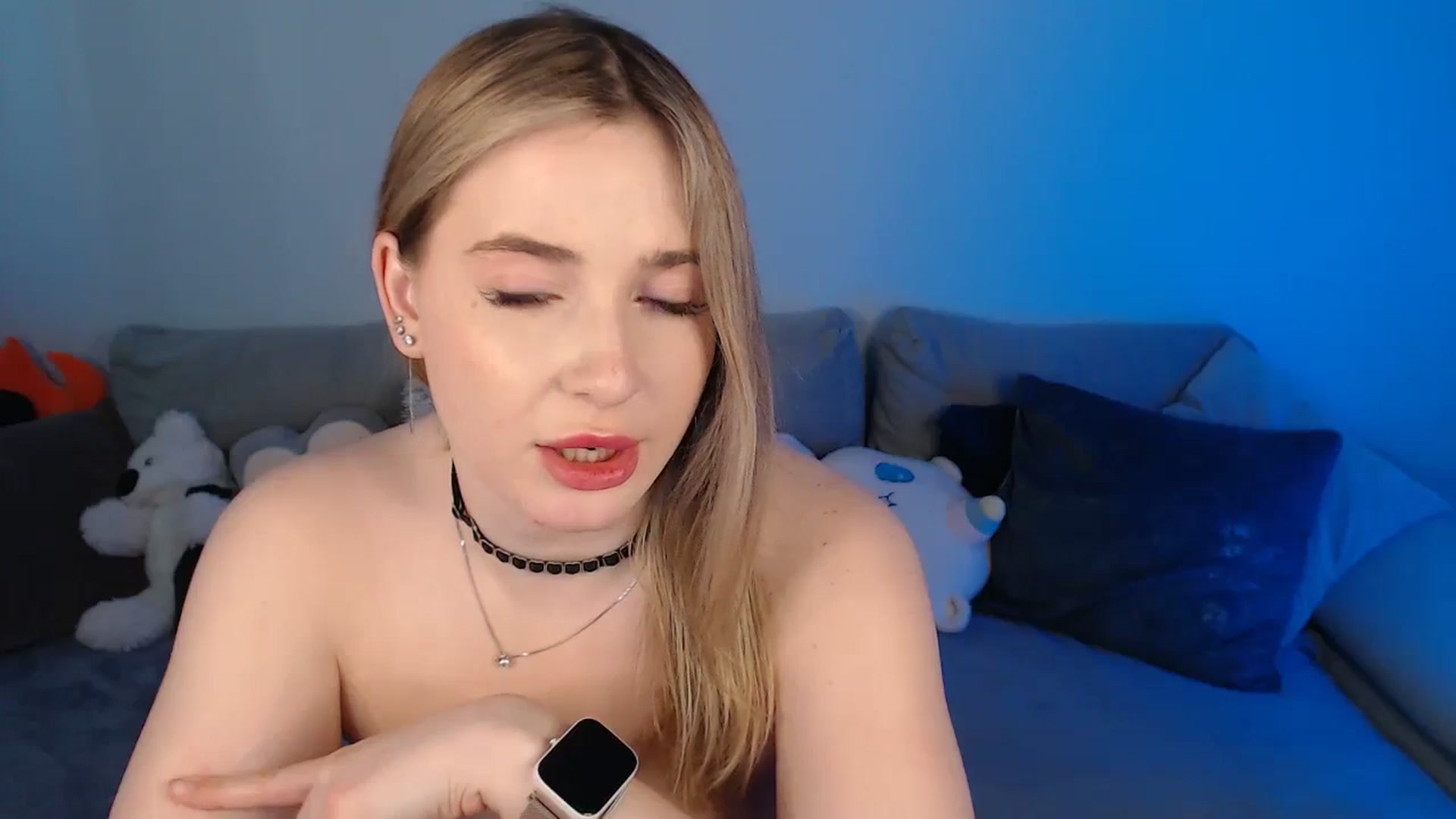 Gallery image thumbnail from SabrinaViolet's myfreecams stream on, 04/15/2024, 11:53 image 8 of 20
