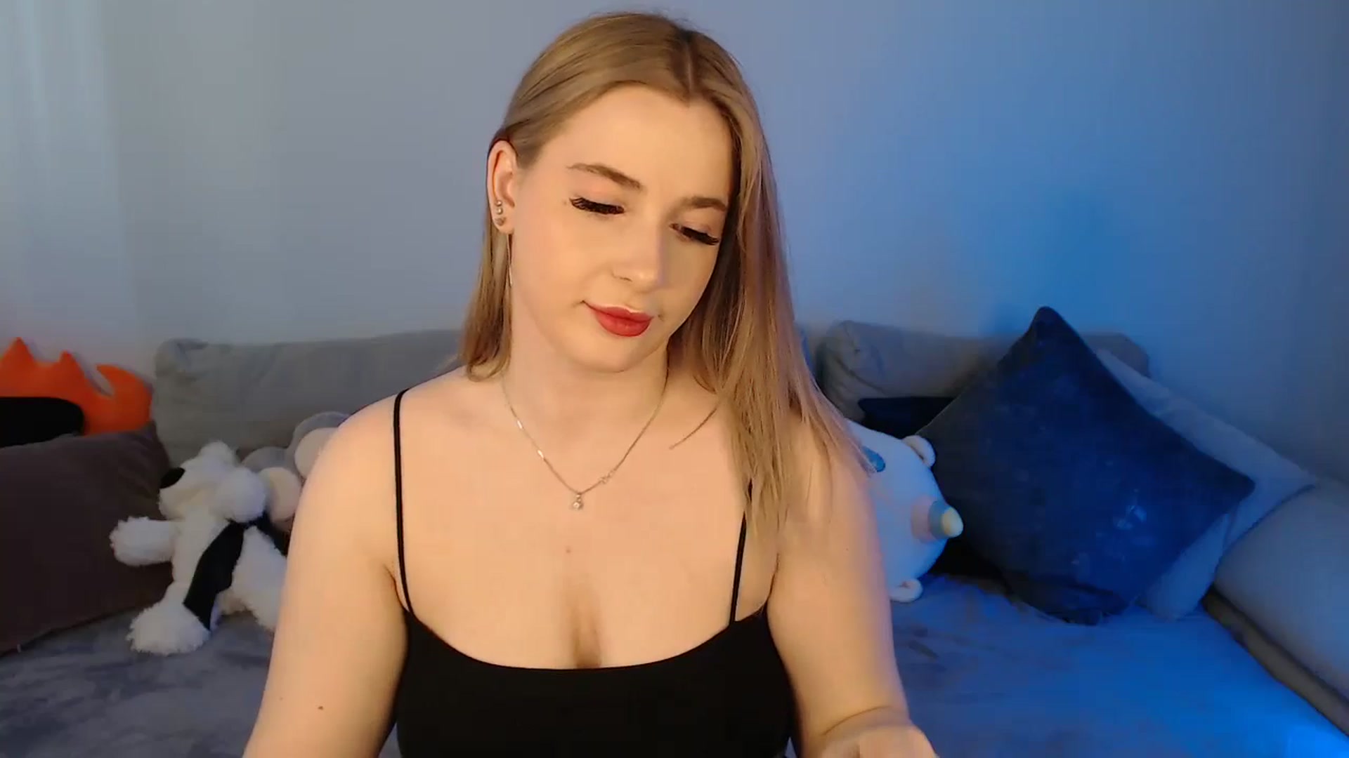 Gallery image thumbnail from SabrinaViolet's myfreecams stream on, 04/20/2024, 08:29 image 11 of 20