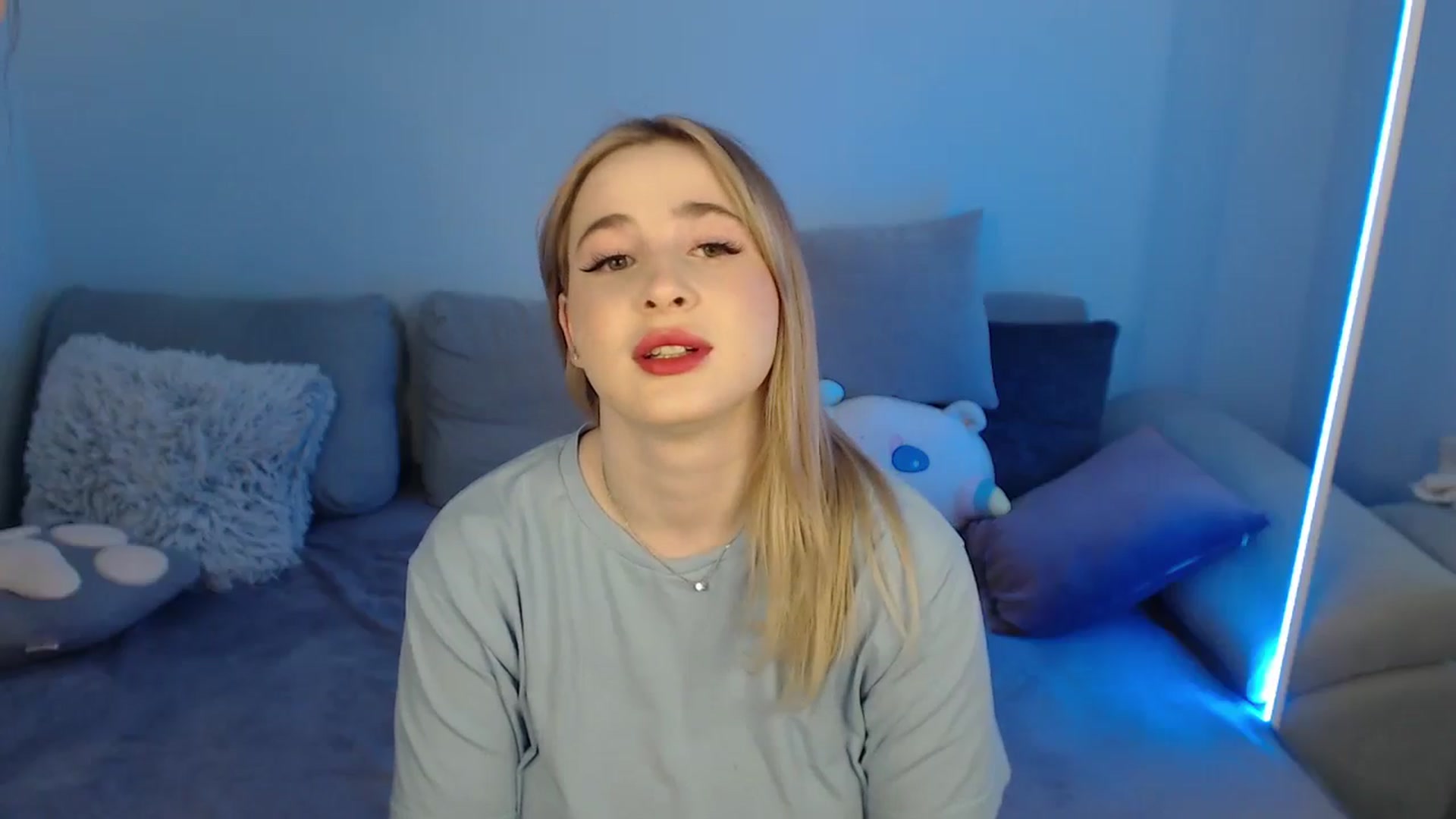 Gallery image thumbnail from SabrinaViolet's myfreecams stream on, 04/27/2024, 08:45 image 2 of 20