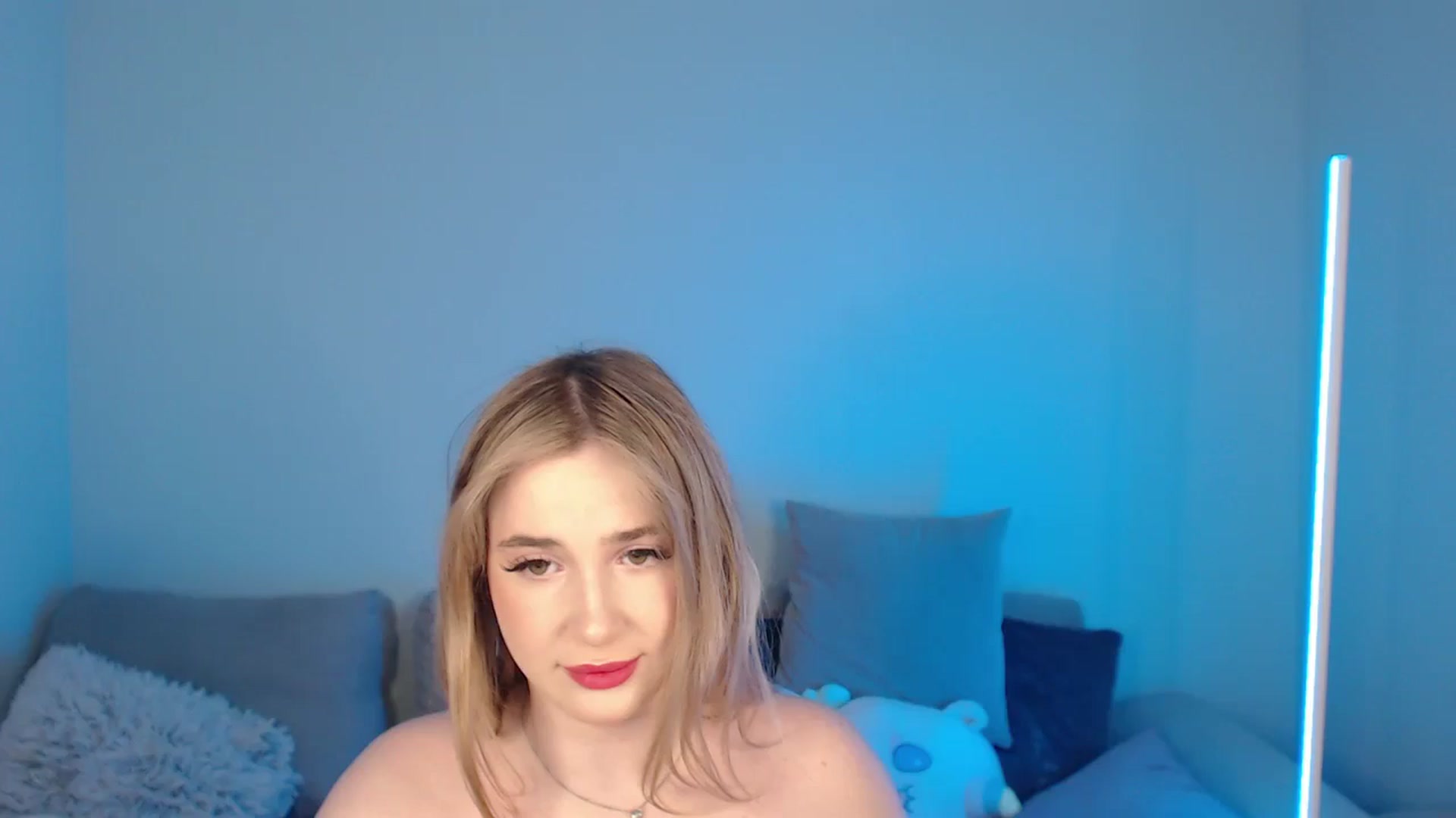 Gallery image thumbnail from SabrinaViolet's myfreecams stream on, 04/28/2024, 08:43 image 9 of 20