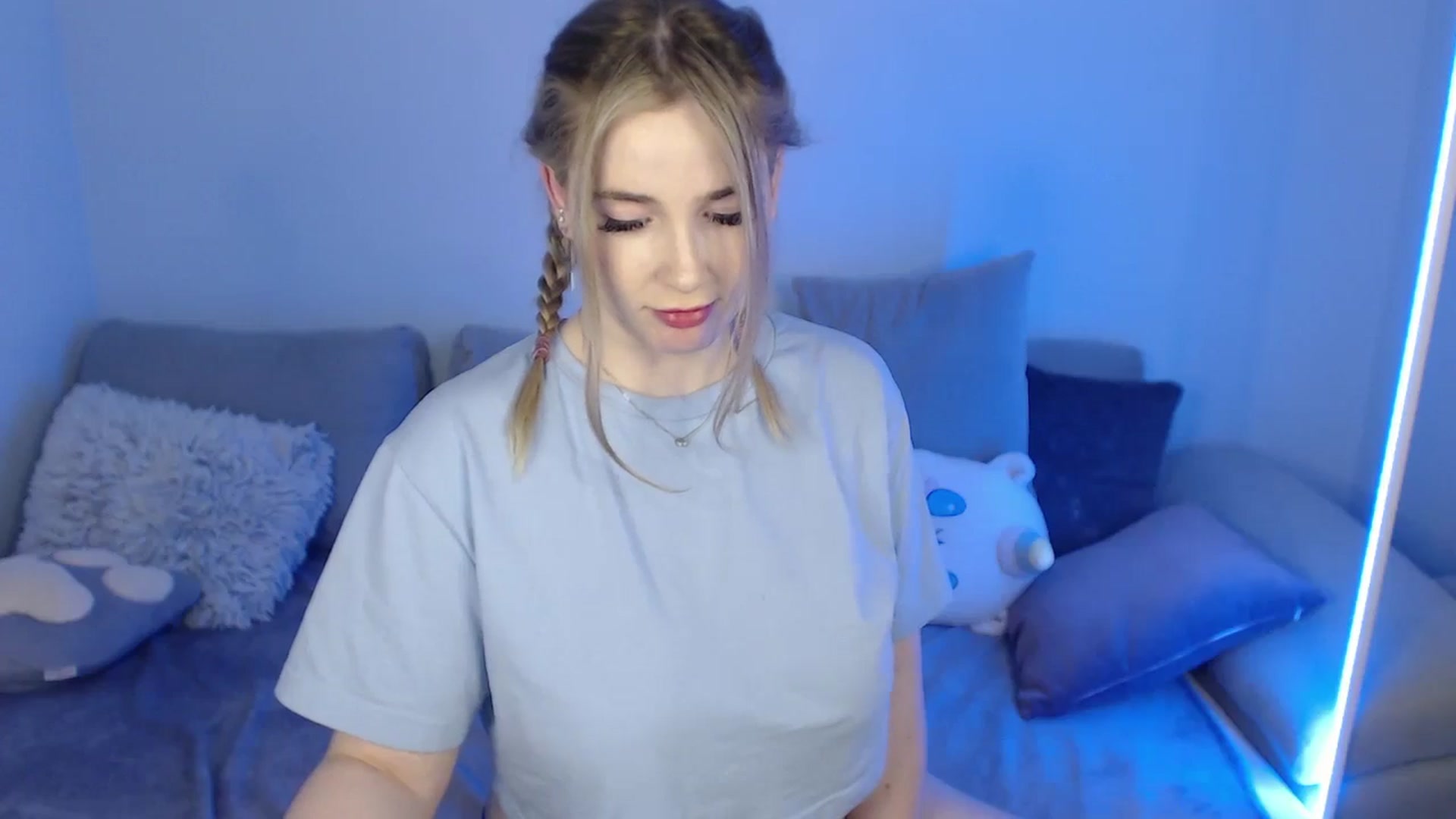 Gallery image thumbnail from SabrinaViolet's myfreecams stream on, 04/28/2024, 12:15 image 9 of 20