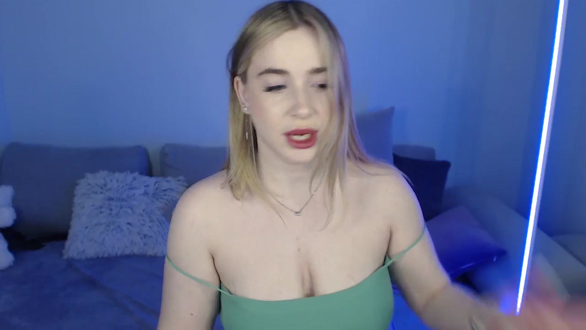 Gallery image thumbnail from SabrinaViolet's myfreecams stream on, 04/29/2024, 09:32 image 3 of 20