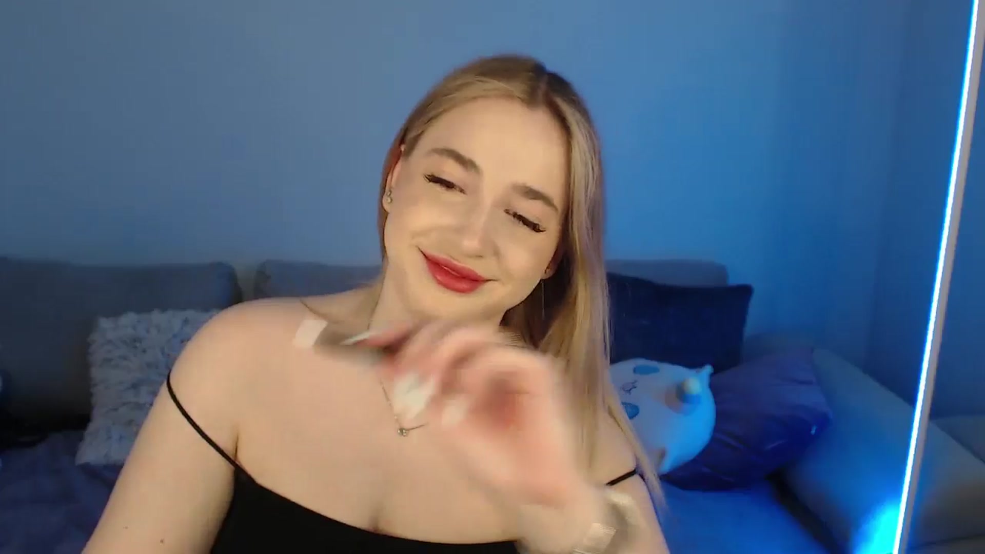Gallery image thumbnail from SabrinaViolet's myfreecams stream on, 05/03/2024, 08:57 image 4 of 20
