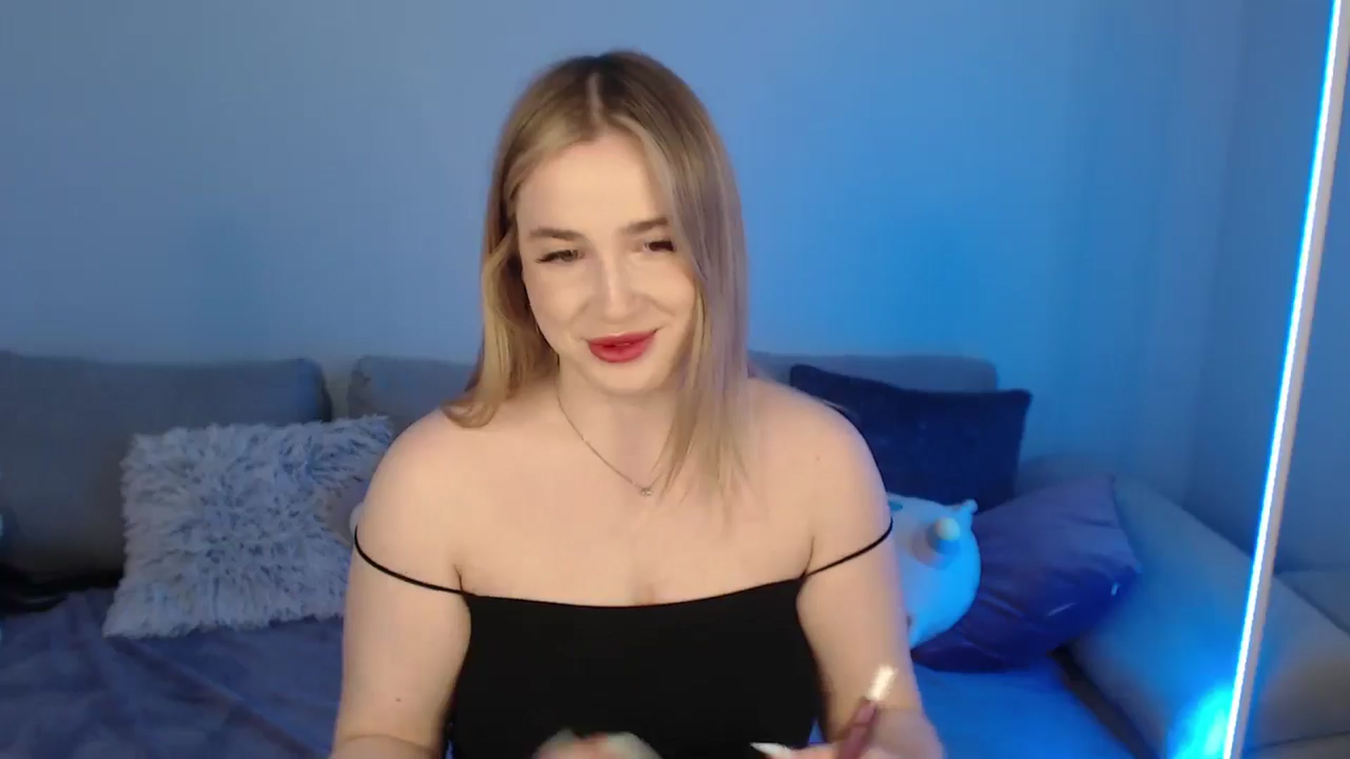 Gallery image thumbnail from SabrinaViolet's myfreecams stream on, 05/03/2024, 08:57 image 11 of 20