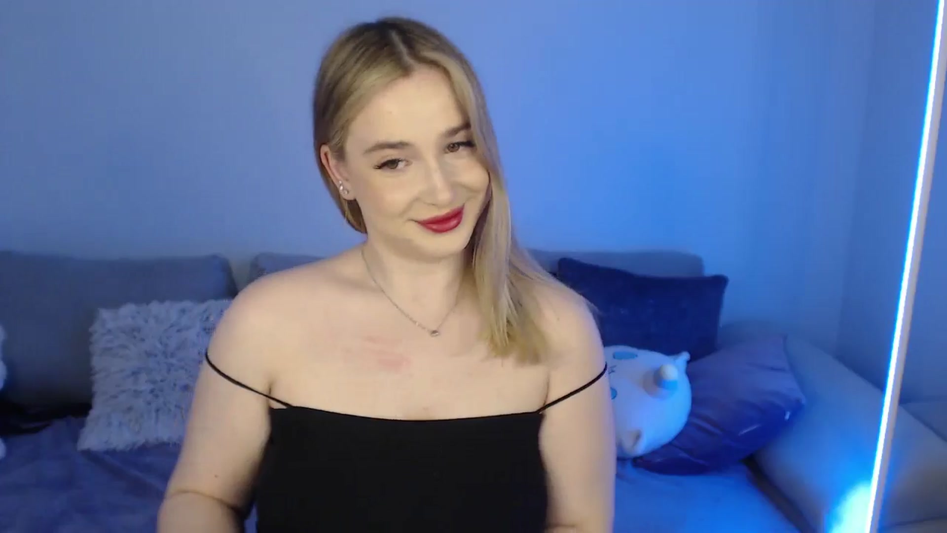 Gallery image thumbnail from SabrinaViolet's myfreecams stream on, 05/03/2024, 09:57 image 3 of 20