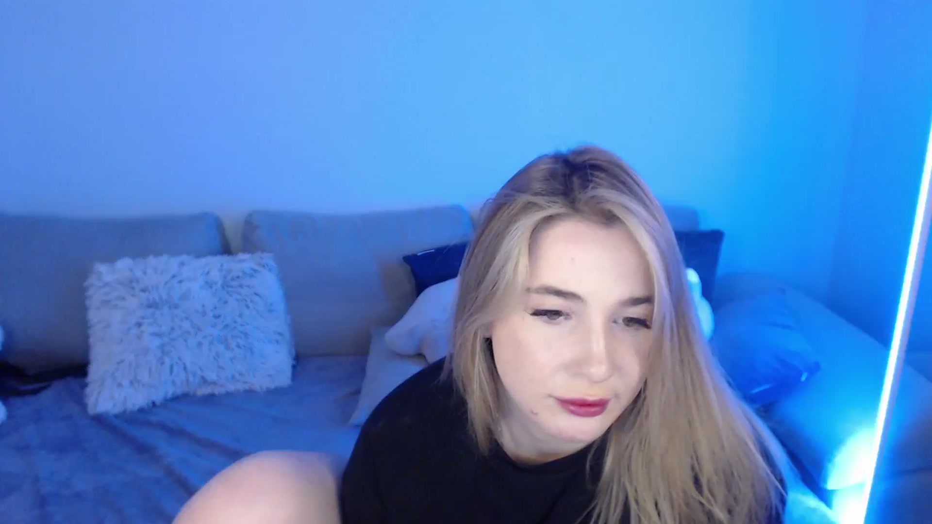 Gallery image thumbnail from SabrinaViolet's myfreecams stream on, 05/03/2024, 12:18 image 5 of 20