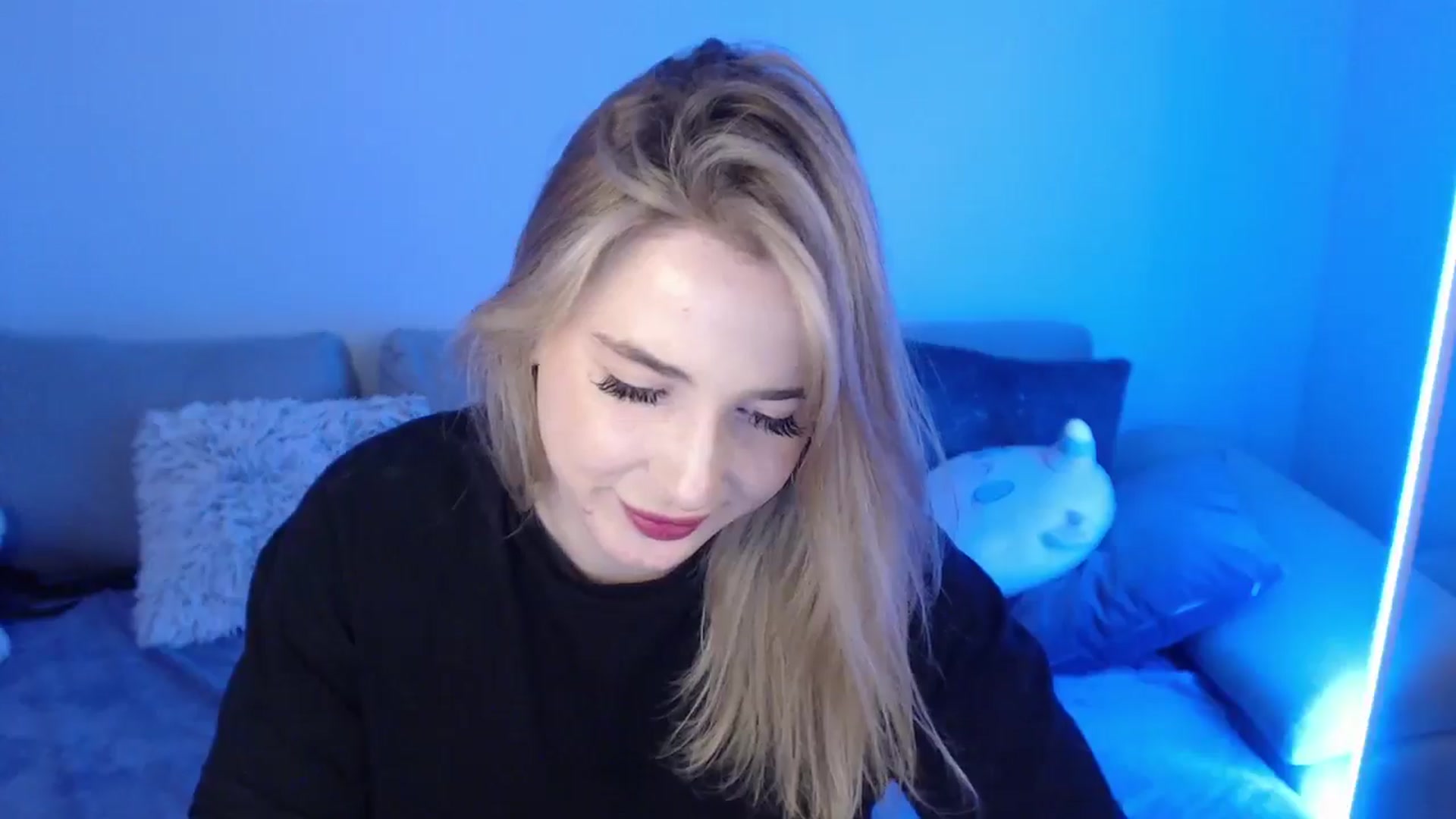Gallery image thumbnail from SabrinaViolet's myfreecams stream on, 05/03/2024, 12:18 image 9 of 20