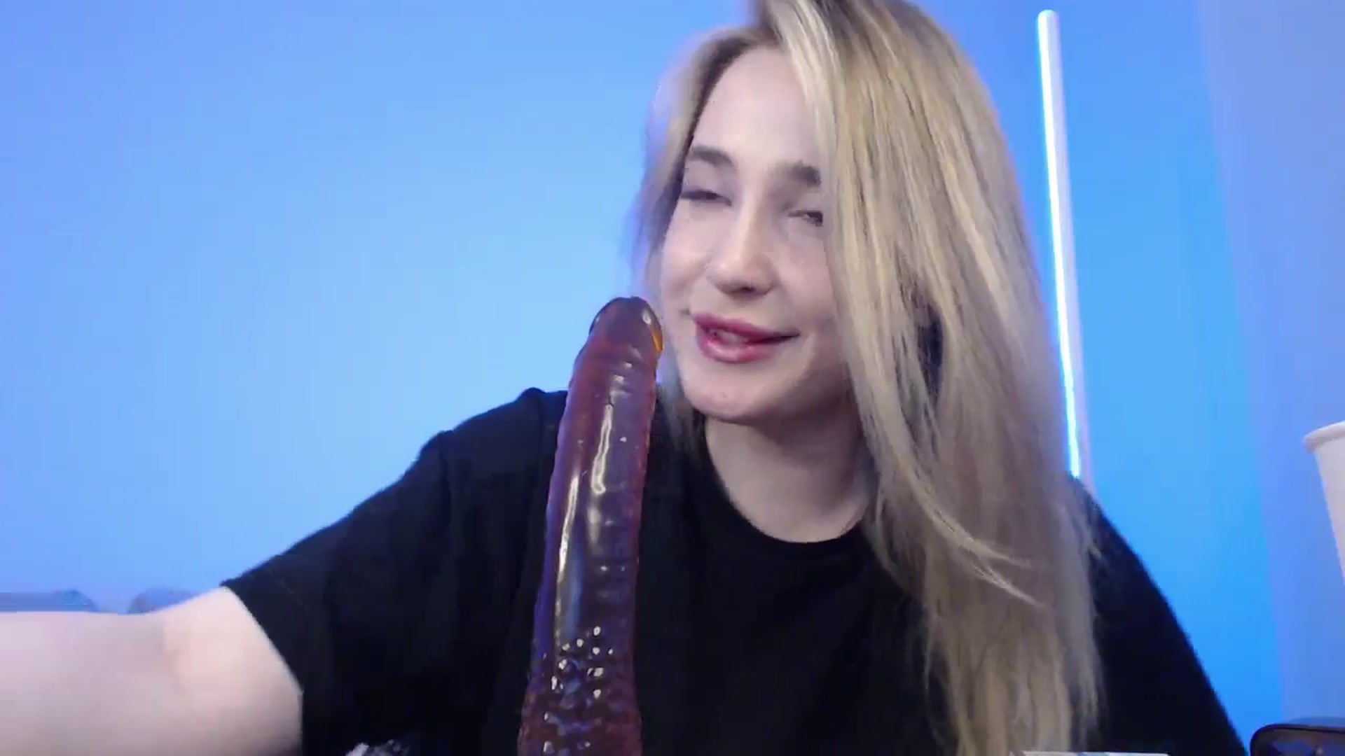 Gallery image thumbnail from SabrinaViolet's myfreecams stream on, 05/03/2024, 12:18 image 17 of 20
