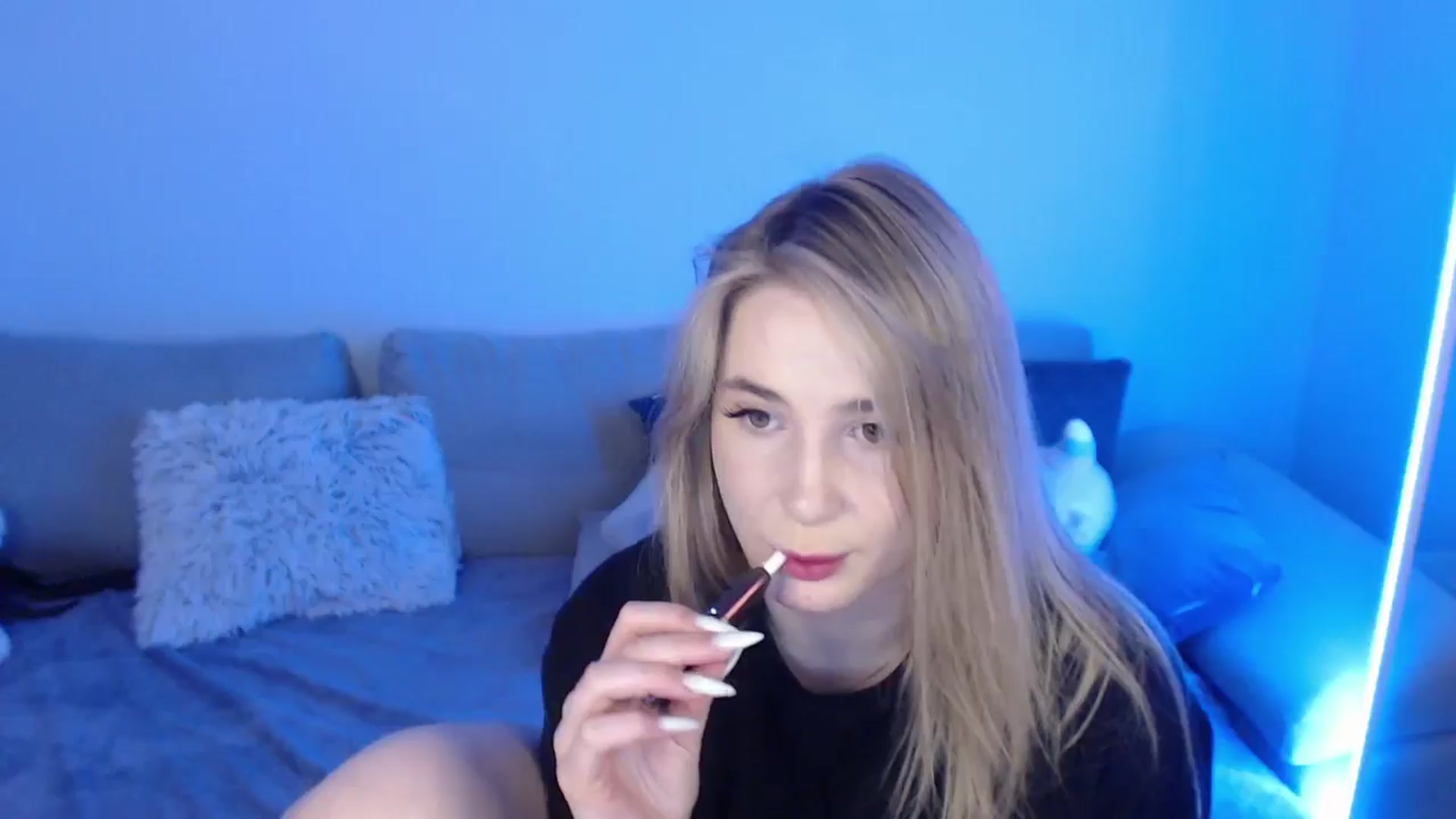Gallery image thumbnail from SabrinaViolet's myfreecams stream on, 05/03/2024, 12:18 image 6 of 20