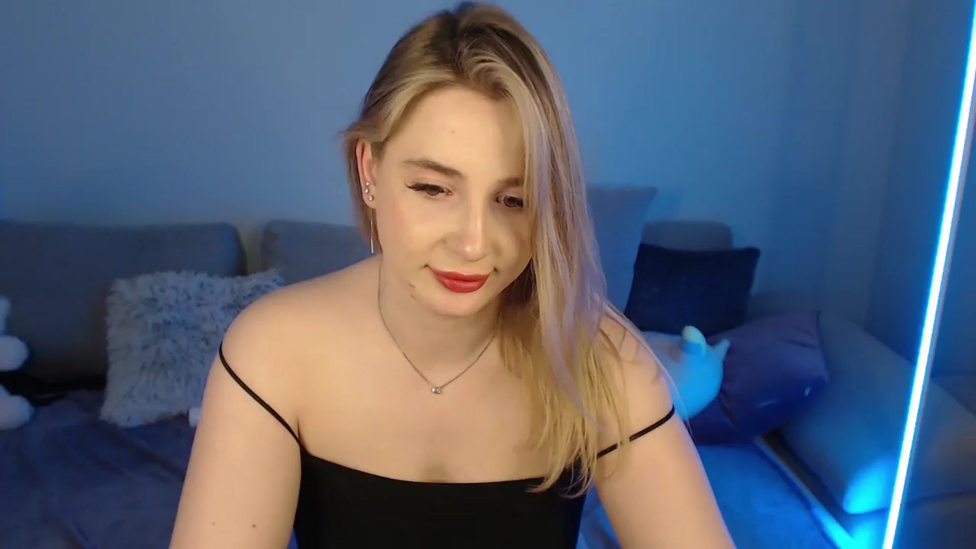 Gallery image thumbnail from SabrinaViolet's myfreecams stream on, 05/05/2024, 10:37 image 20 of 20