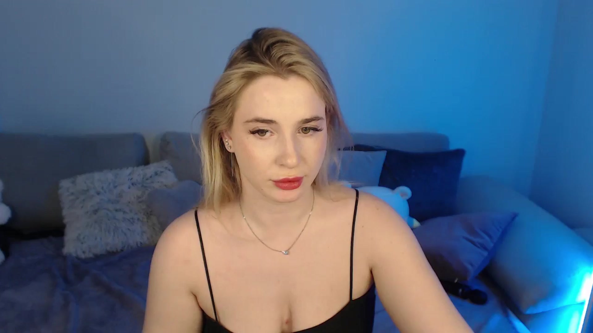 Gallery image thumbnail from SabrinaViolet's myfreecams stream on, 05/06/2024, 10:58 image 10 of 20