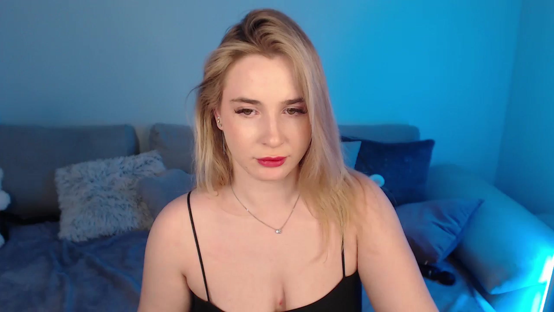 Gallery image thumbnail from SabrinaViolet's myfreecams stream on, 05/06/2024, 10:58 image 16 of 20