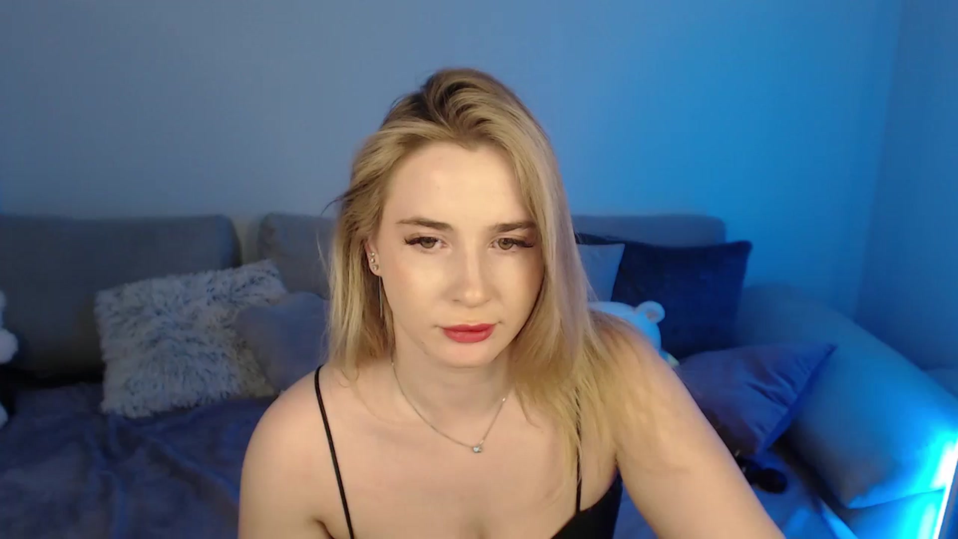 Gallery image thumbnail from SabrinaViolet's myfreecams stream on, 05/06/2024, 10:58 image 15 of 20