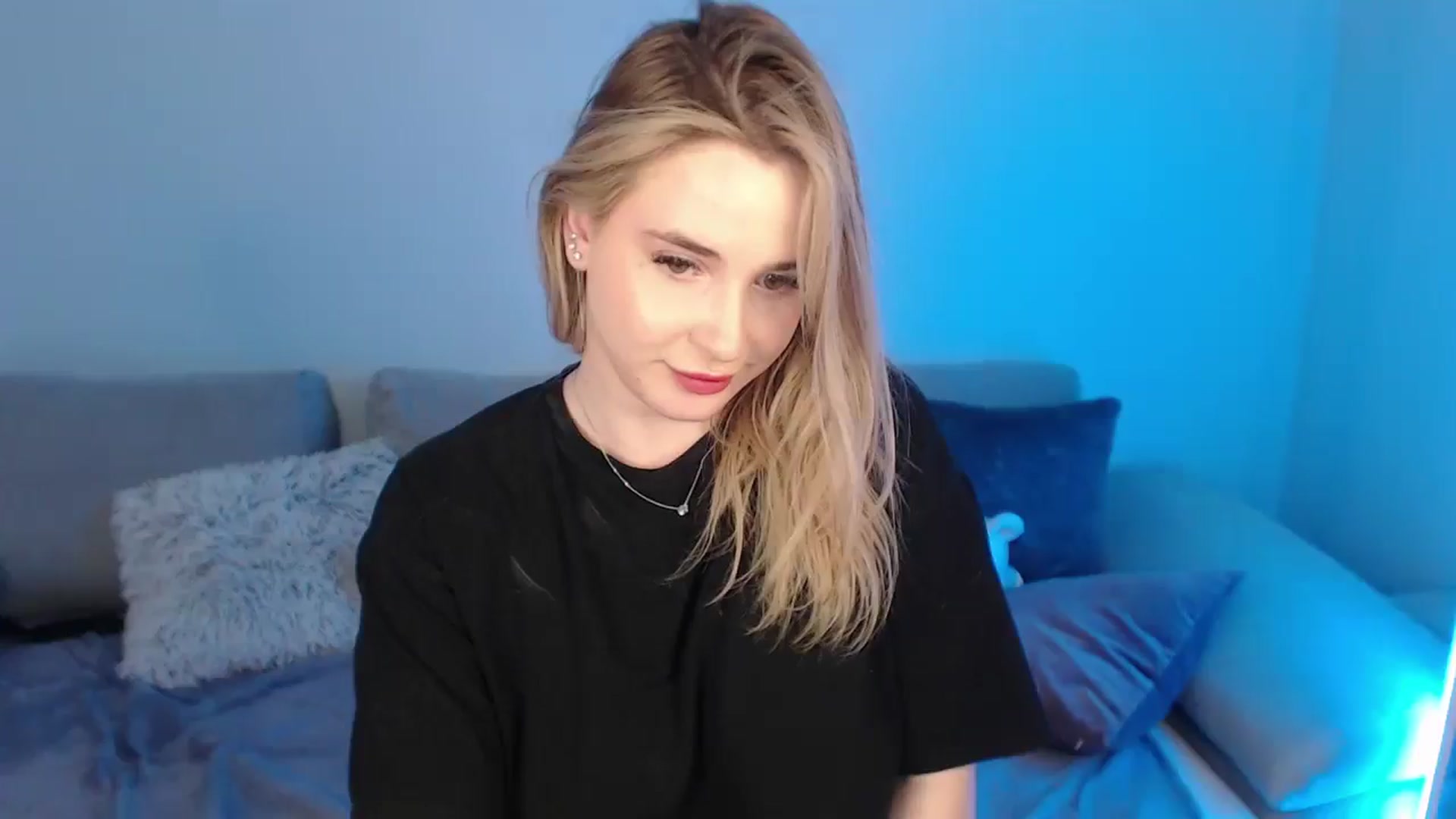 Gallery image thumbnail from SabrinaViolet's myfreecams stream on, 05/06/2024, 12:55 image 1 of 20