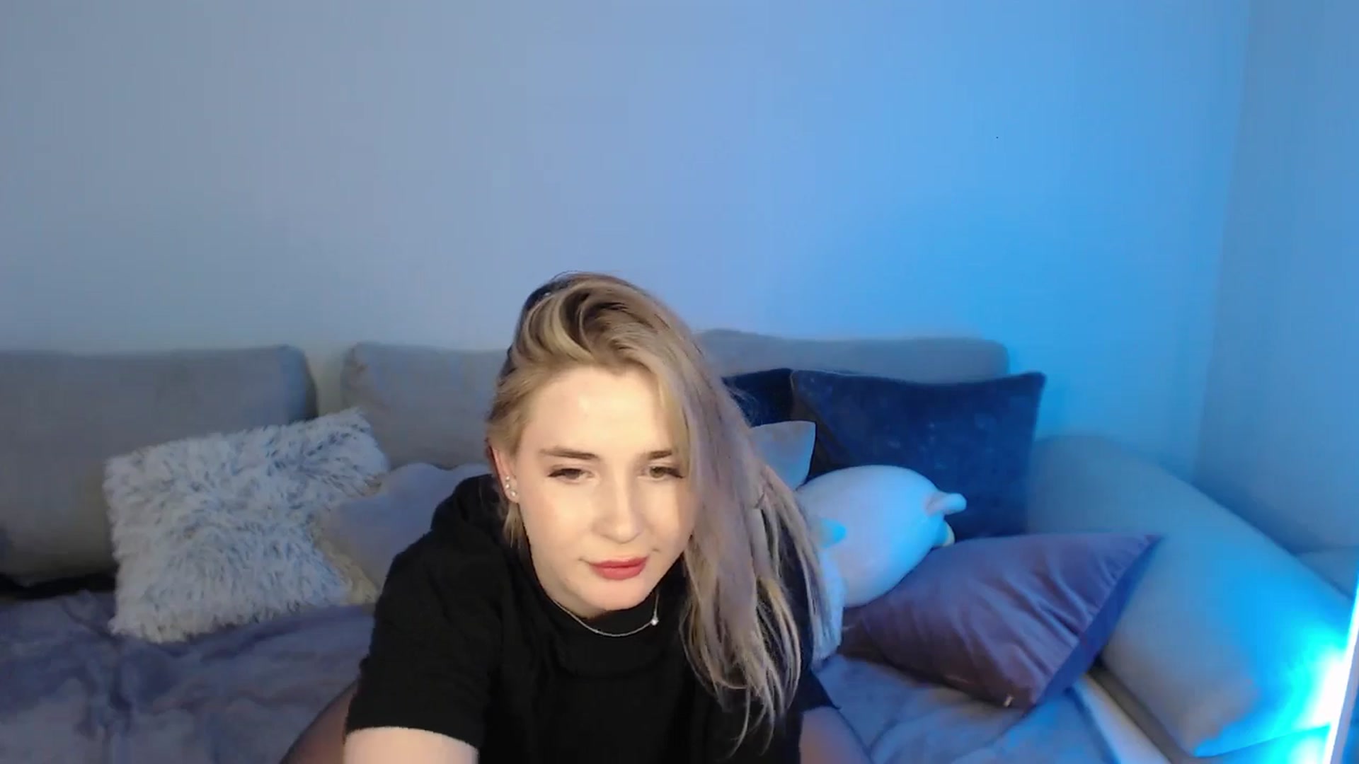 Gallery image thumbnail from SabrinaViolet's myfreecams stream on, 05/06/2024, 12:55 image 2 of 20