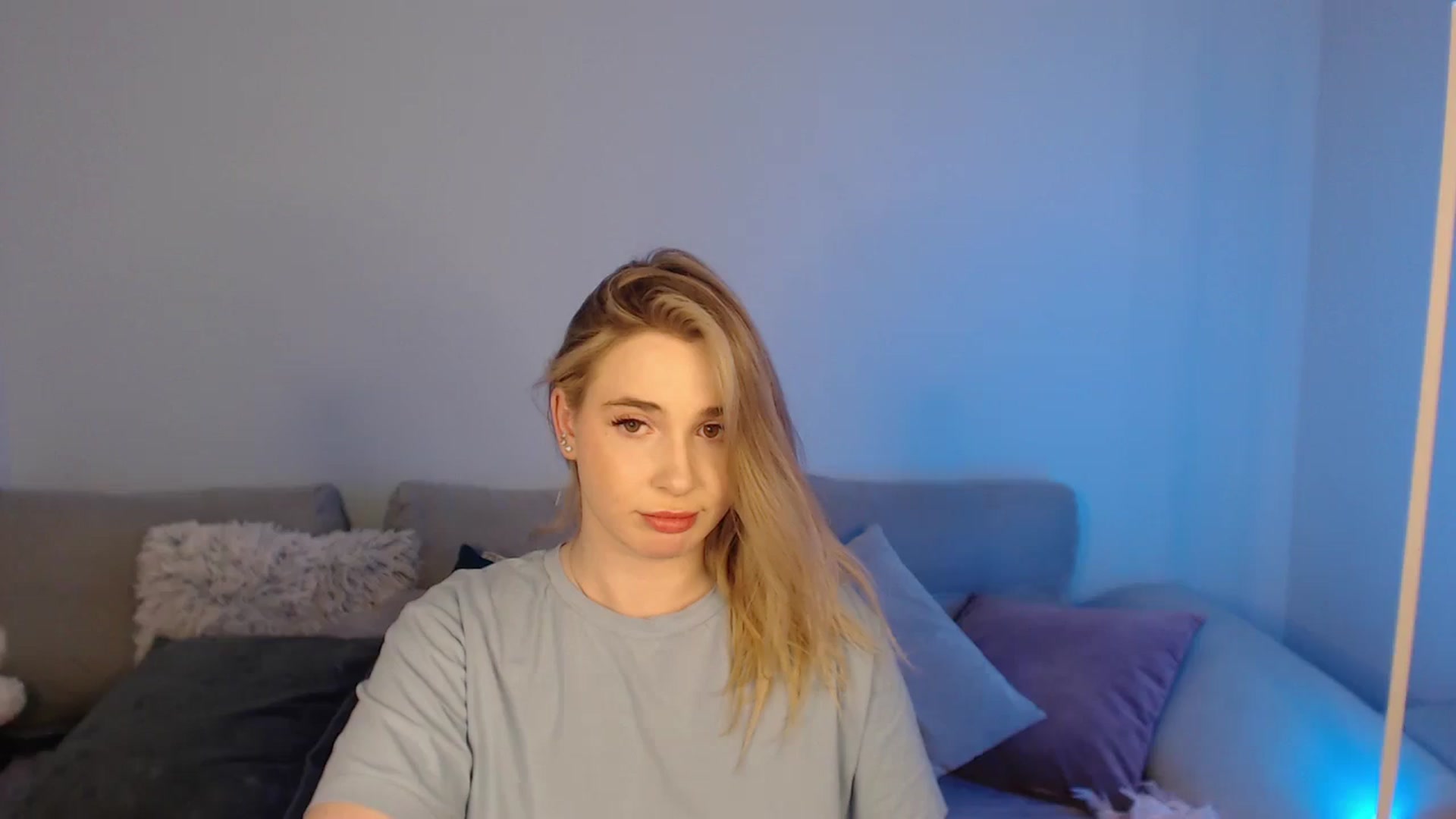 Gallery image thumbnail from SabrinaViolet's myfreecams stream on, 05/08/2024, 11:06 image 1 of 20