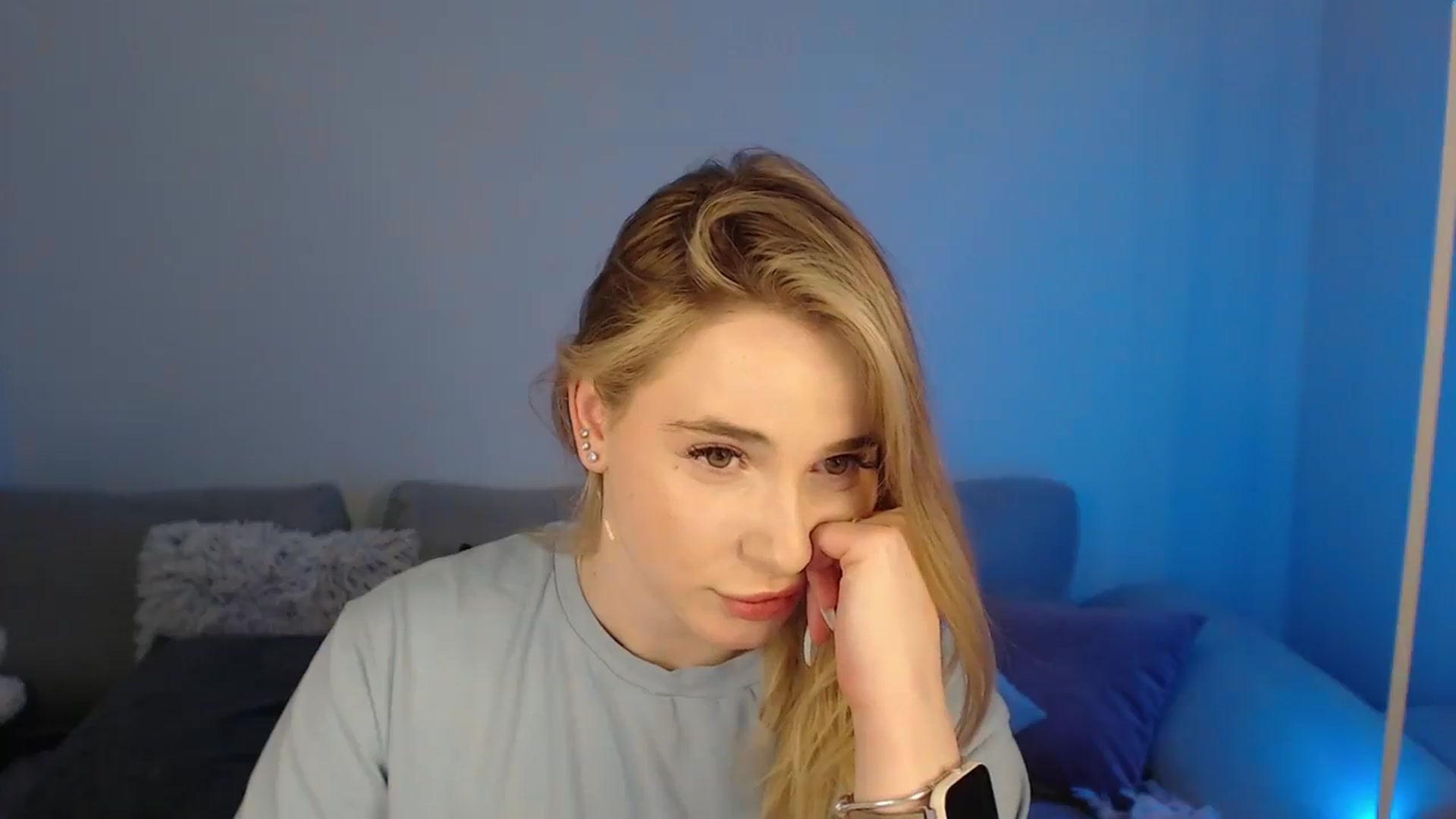 Gallery image thumbnail from SabrinaViolet's myfreecams stream on, 05/08/2024, 11:06 image 8 of 20