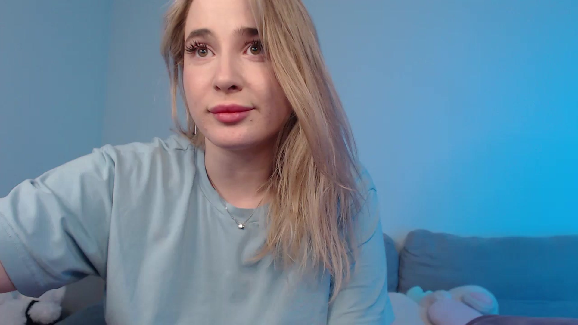 Gallery image thumbnail from SabrinaViolet's myfreecams stream on, 05/08/2024, 11:50 image 6 of 20