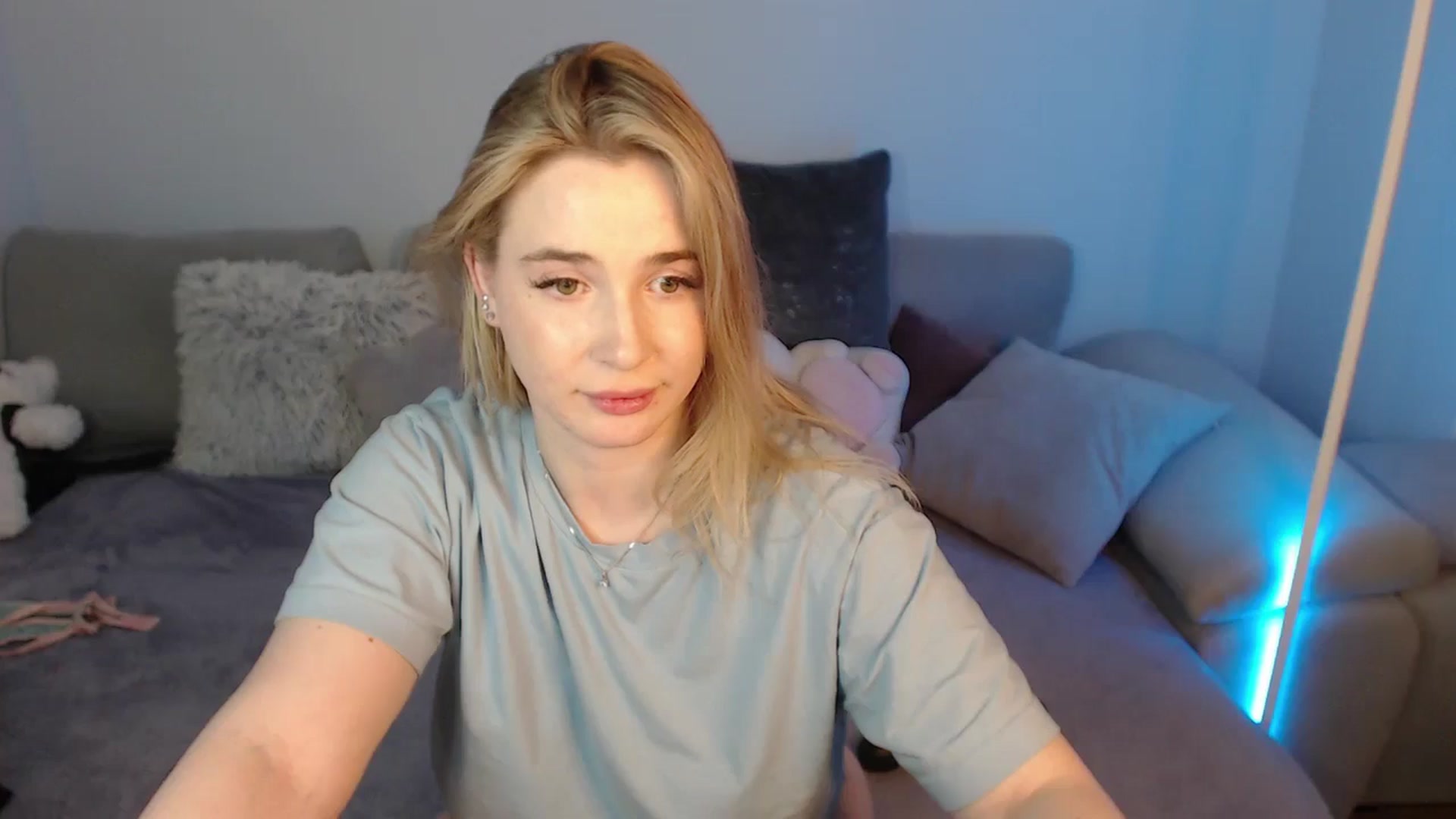 Gallery image thumbnail from SabrinaViolet's myfreecams stream on, 05/08/2024, 13:13 image 14 of 20