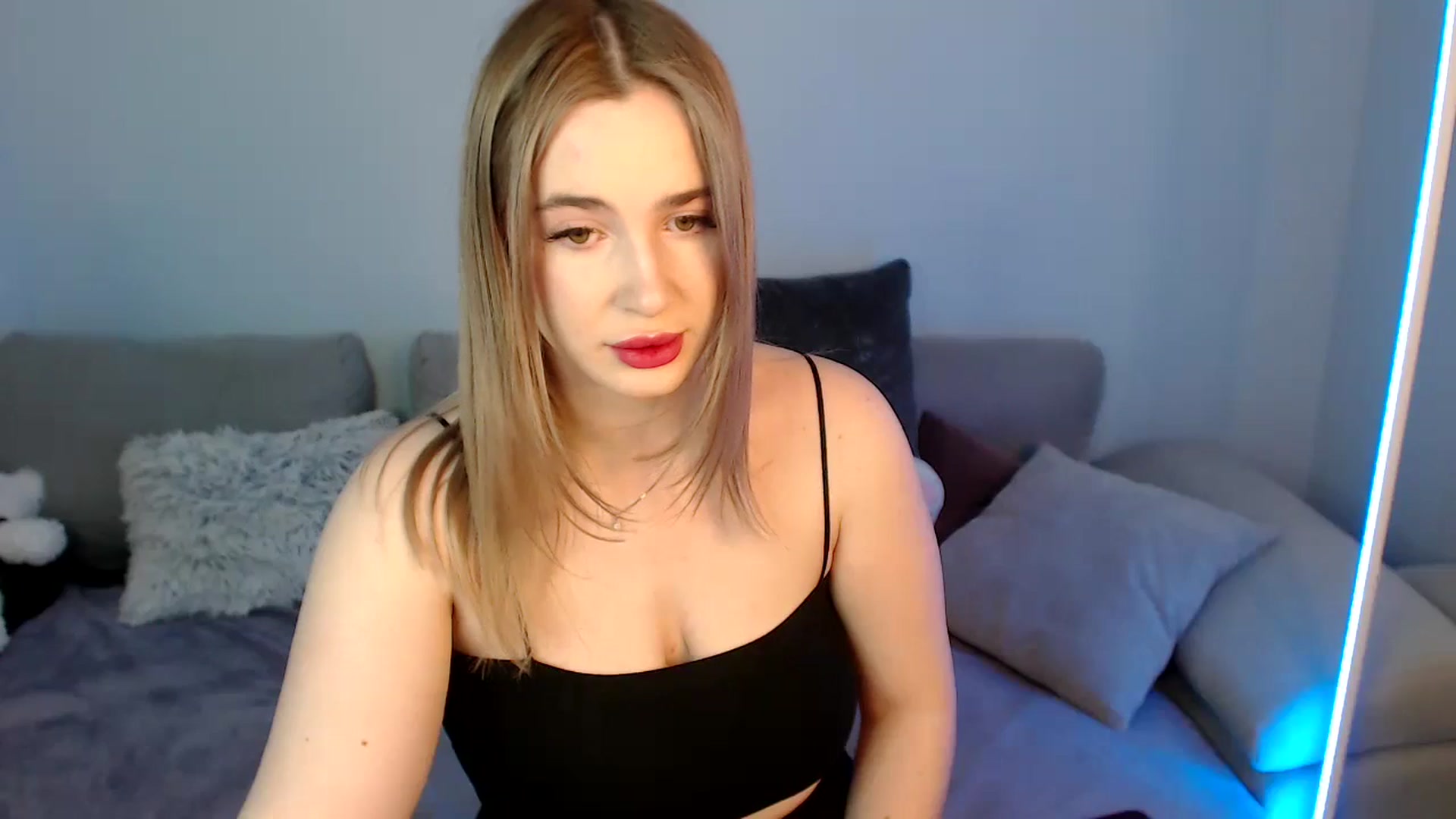 Gallery image thumbnail from SabrinaViolet's myfreecams stream on, 05/10/2024, 08:25 image 9 of 20