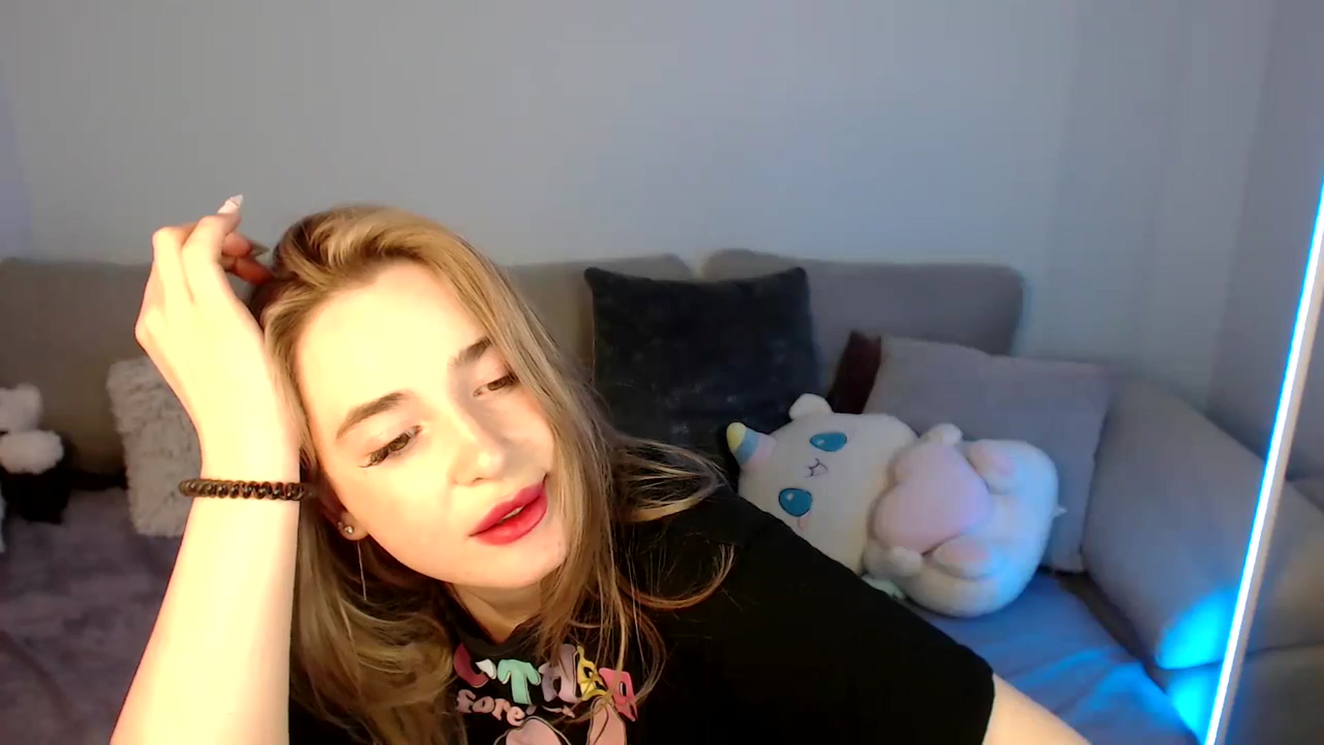 Gallery image thumbnail from SabrinaViolet's myfreecams stream on, 05/10/2024, 11:17 image 11 of 20