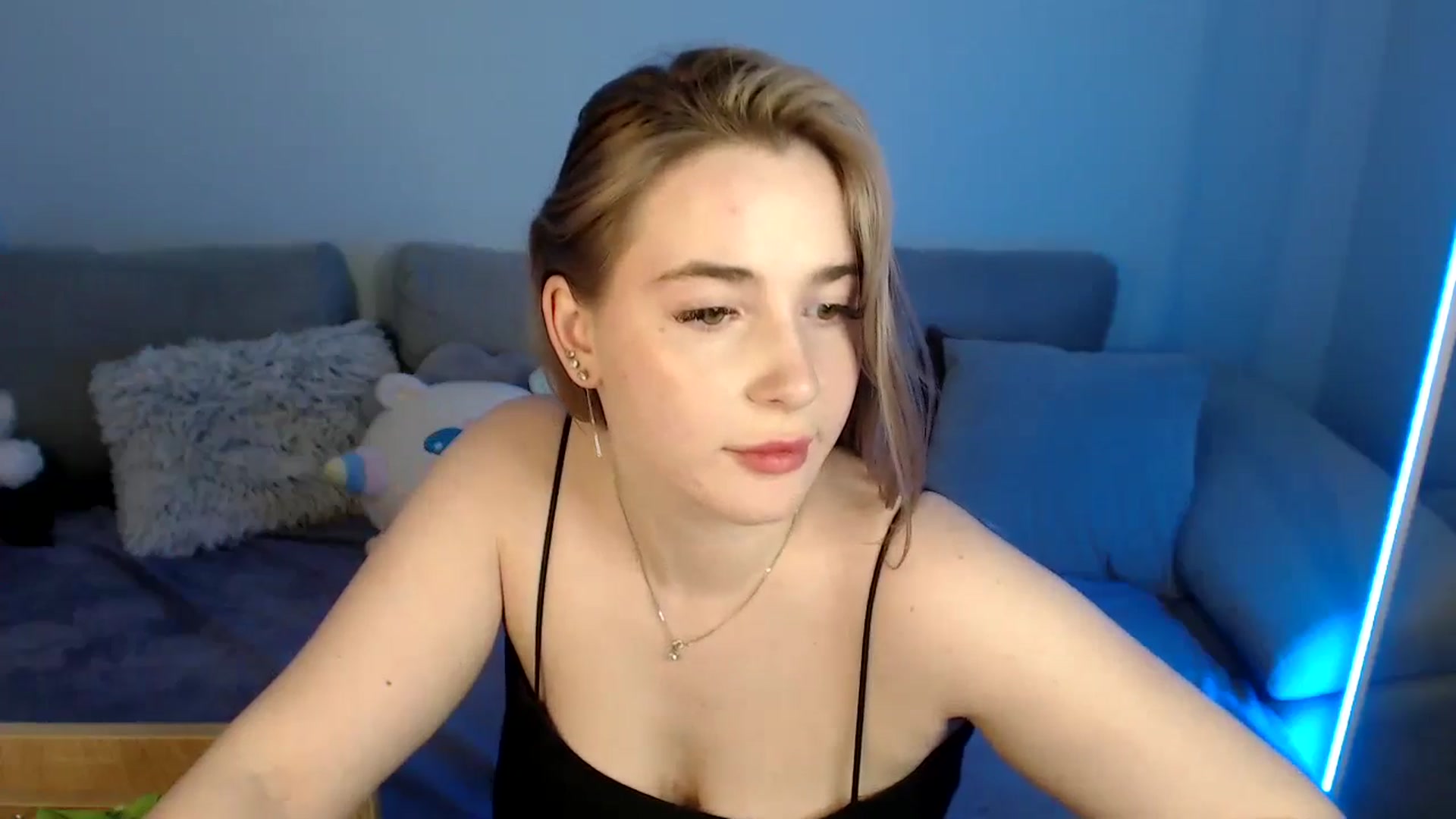Gallery image thumbnail from SabrinaViolet's myfreecams stream on, 05/10/2024, 13:52 image 18 of 20