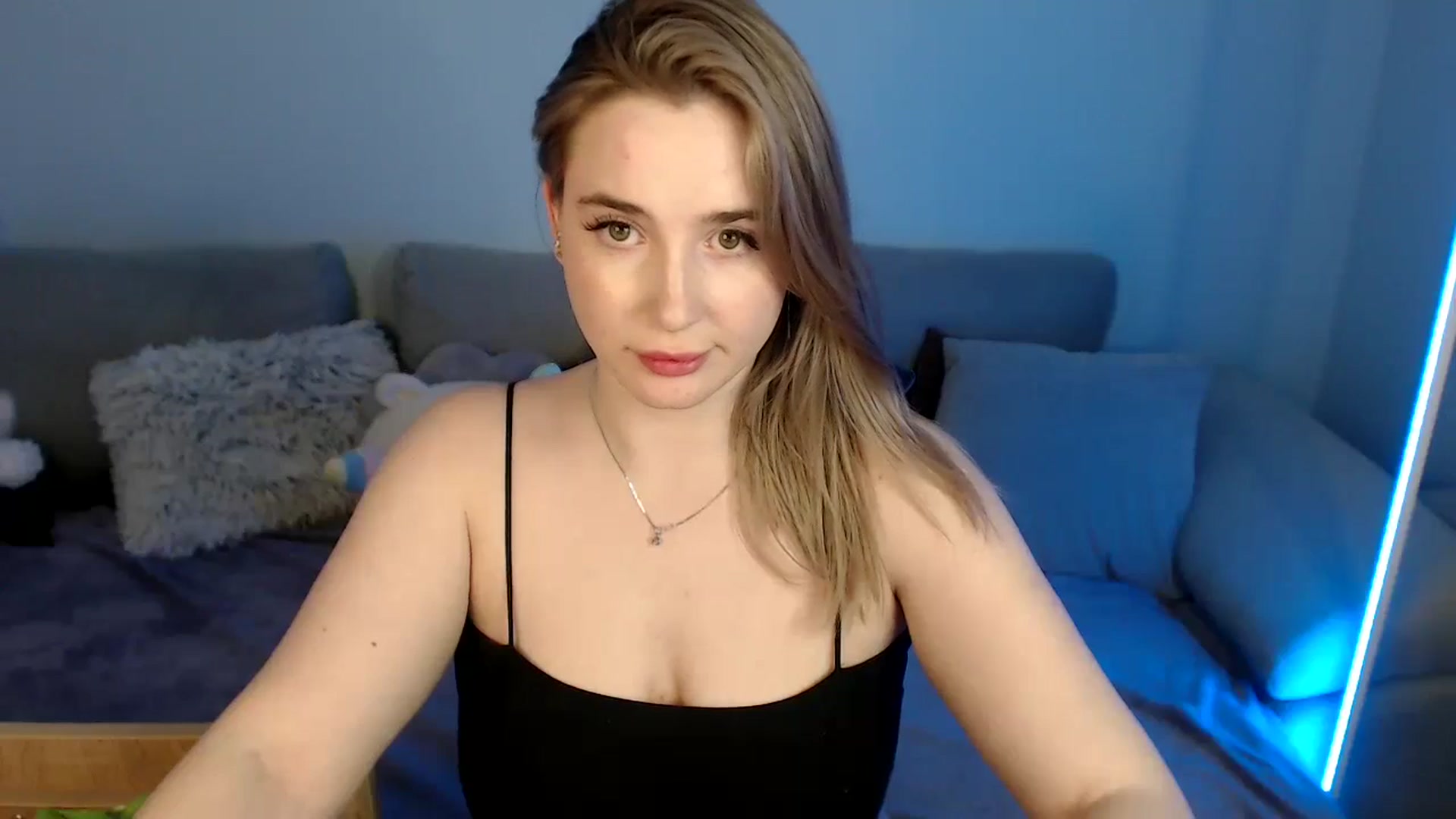 Gallery image thumbnail from SabrinaViolet's myfreecams stream on, 05/10/2024, 13:52 image 16 of 20