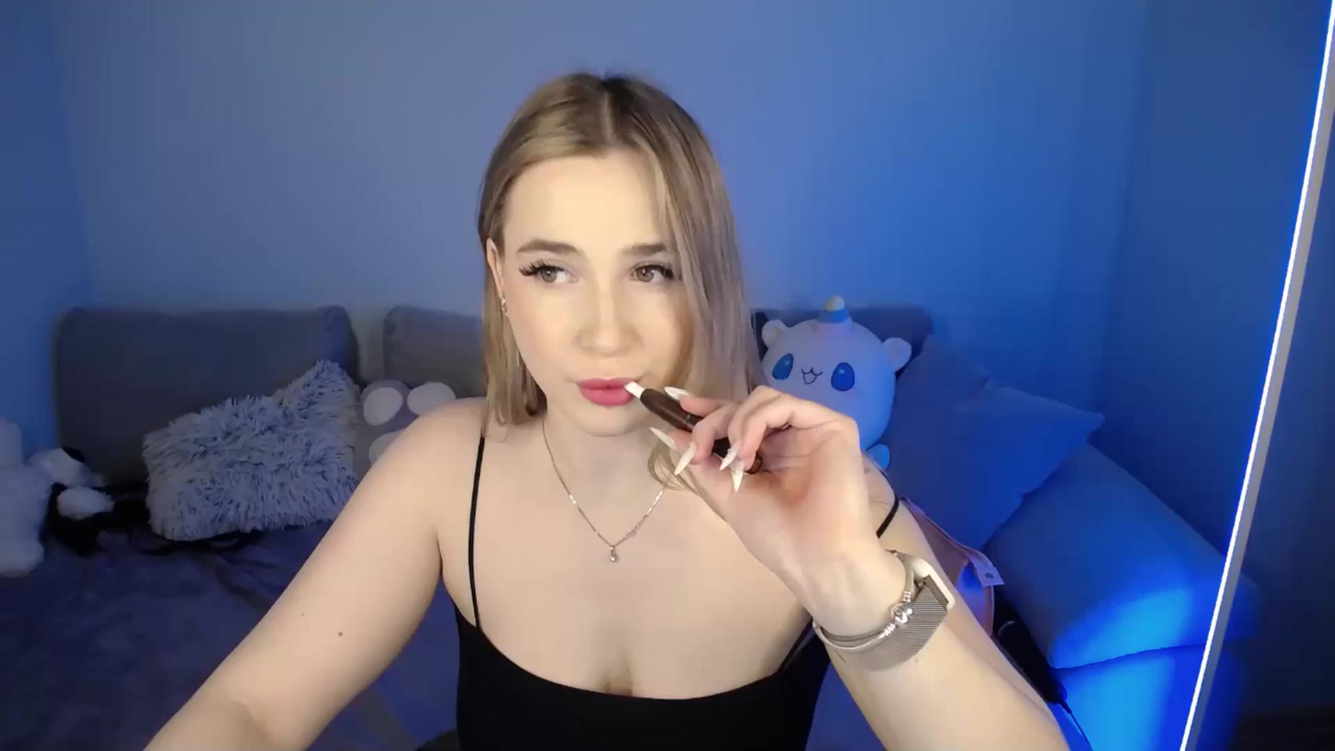 Gallery image thumbnail from SabrinaViolet's myfreecams stream on, 05/14/2024, 09:03 image 6 of 20