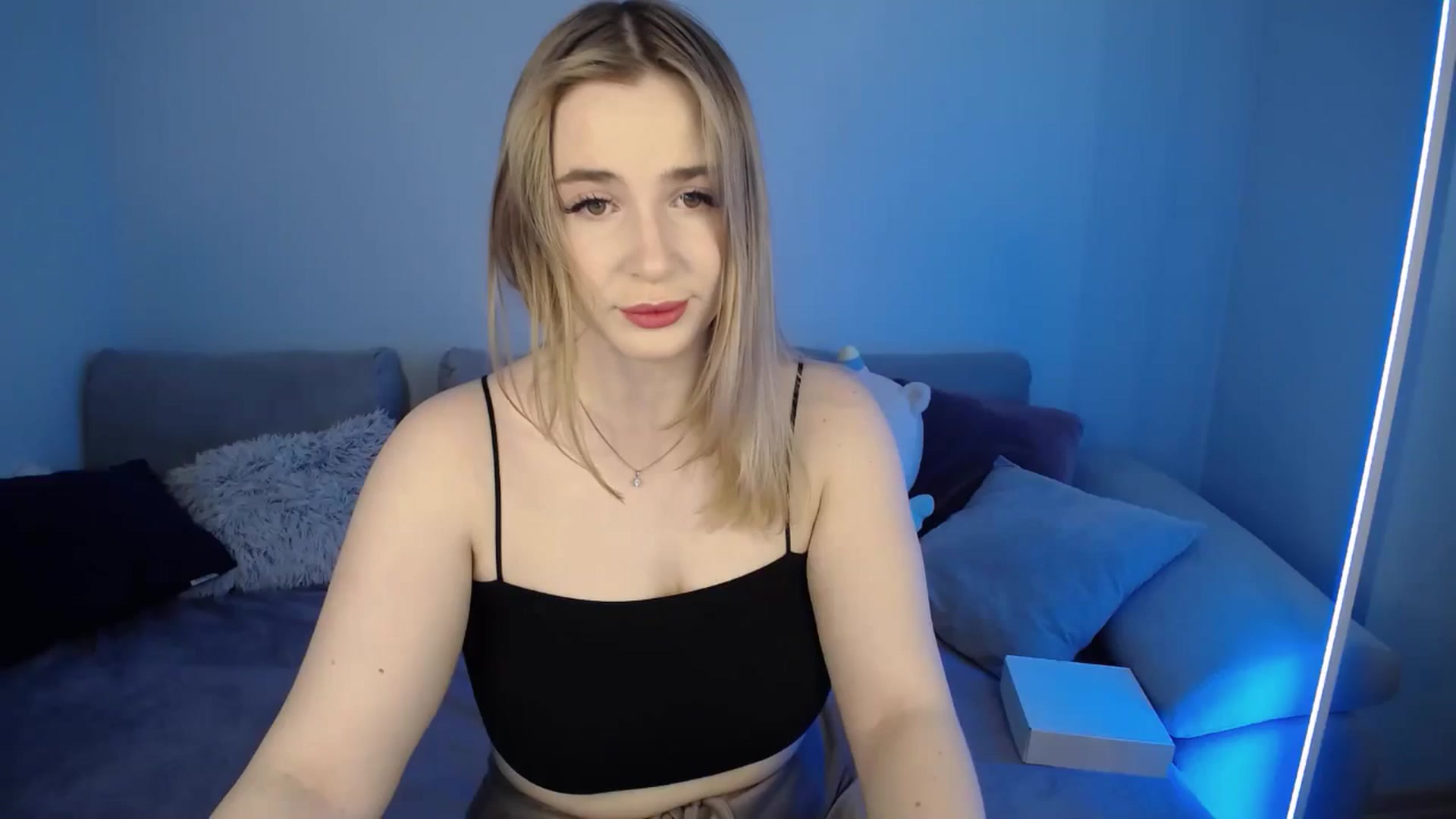 Gallery image thumbnail from SabrinaViolet's myfreecams stream on, 05/17/2024, 09:41 image 2 of 20