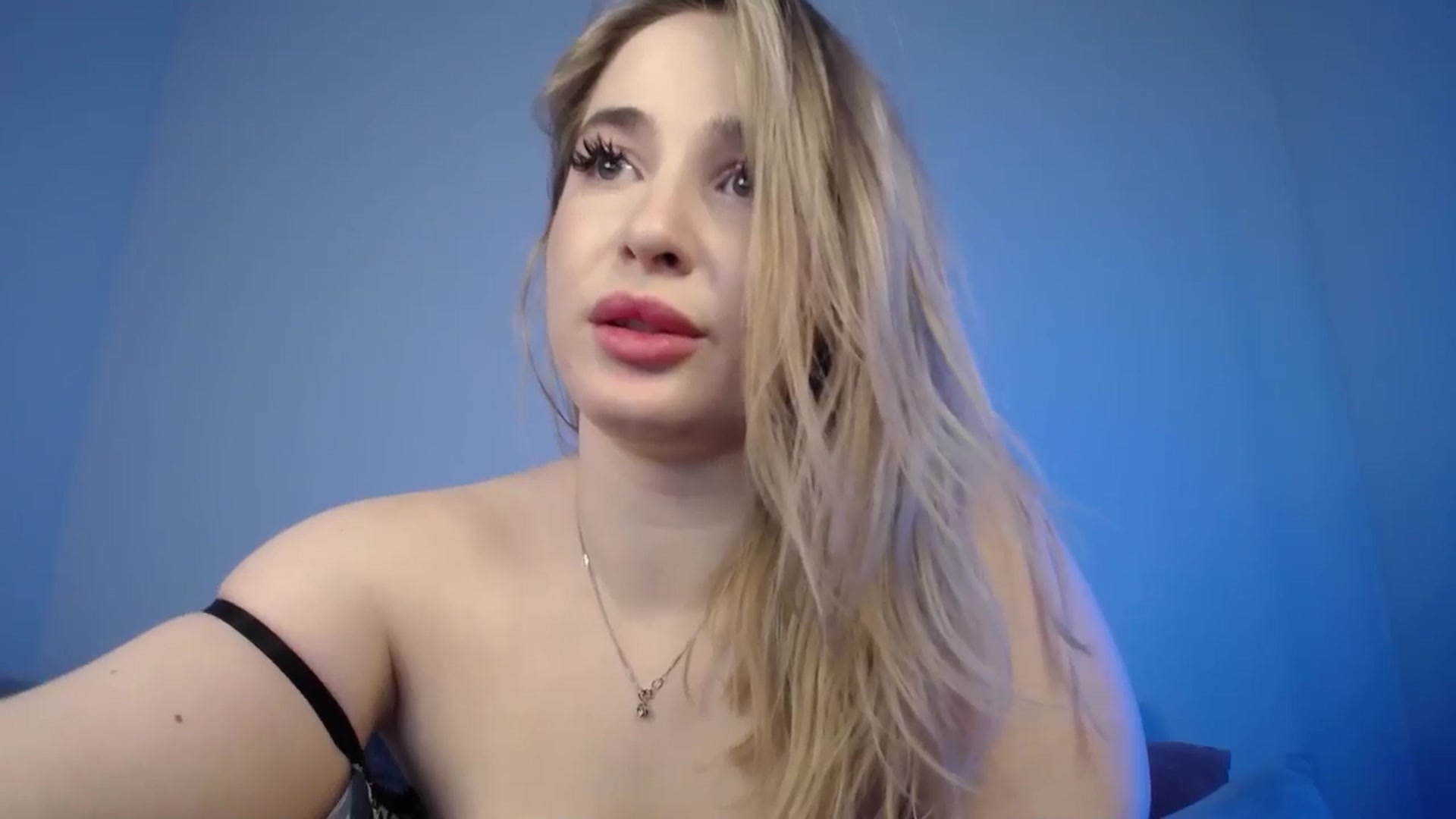 Gallery image thumbnail from SabrinaViolet's myfreecams stream on, 05/18/2024, 13:43 image 12 of 20