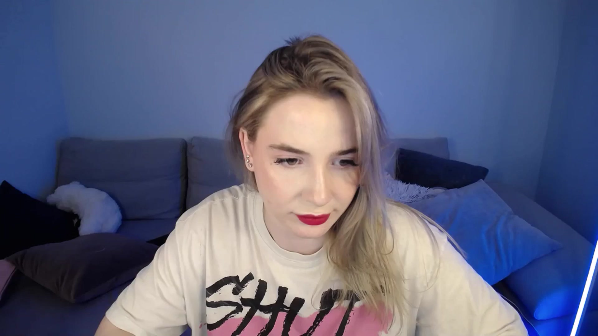 Gallery image thumbnail from SabrinaViolet's myfreecams stream on, 05/28/2024, 12:17 image 2 of 20